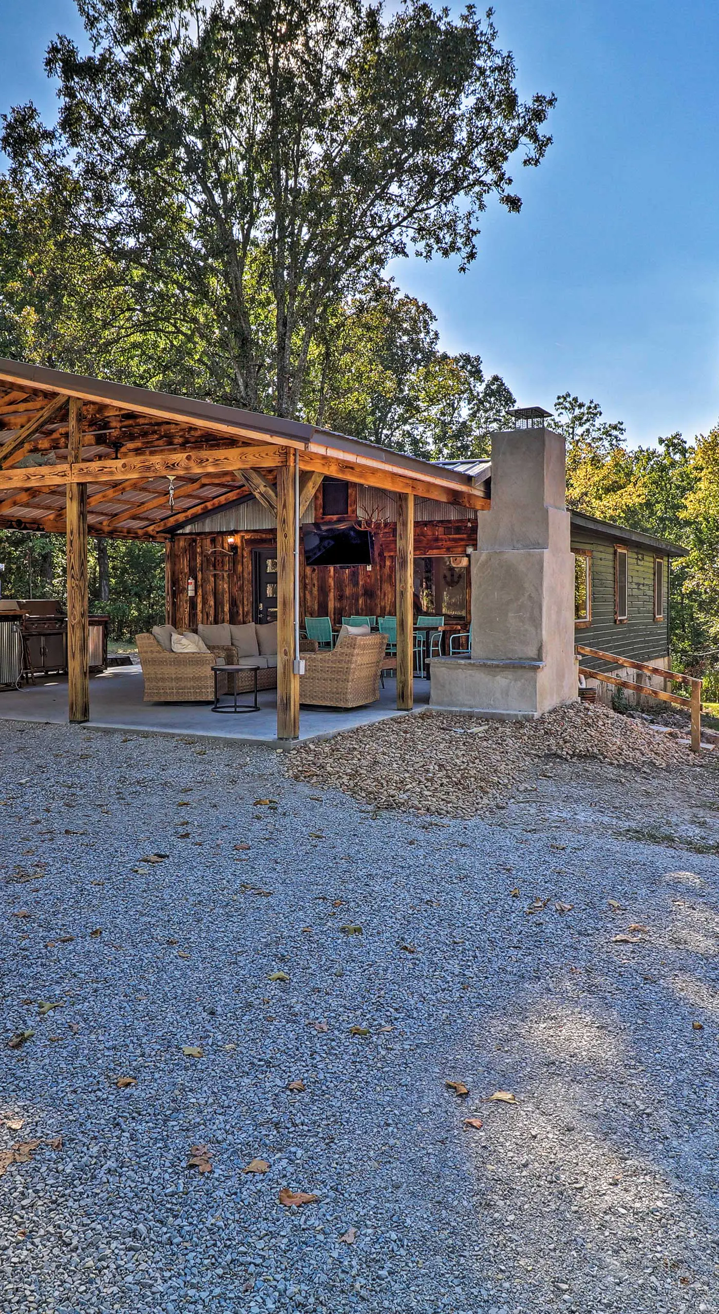 Cozy Cabin w/ Backyard Oasis: 11 Mi to Marina