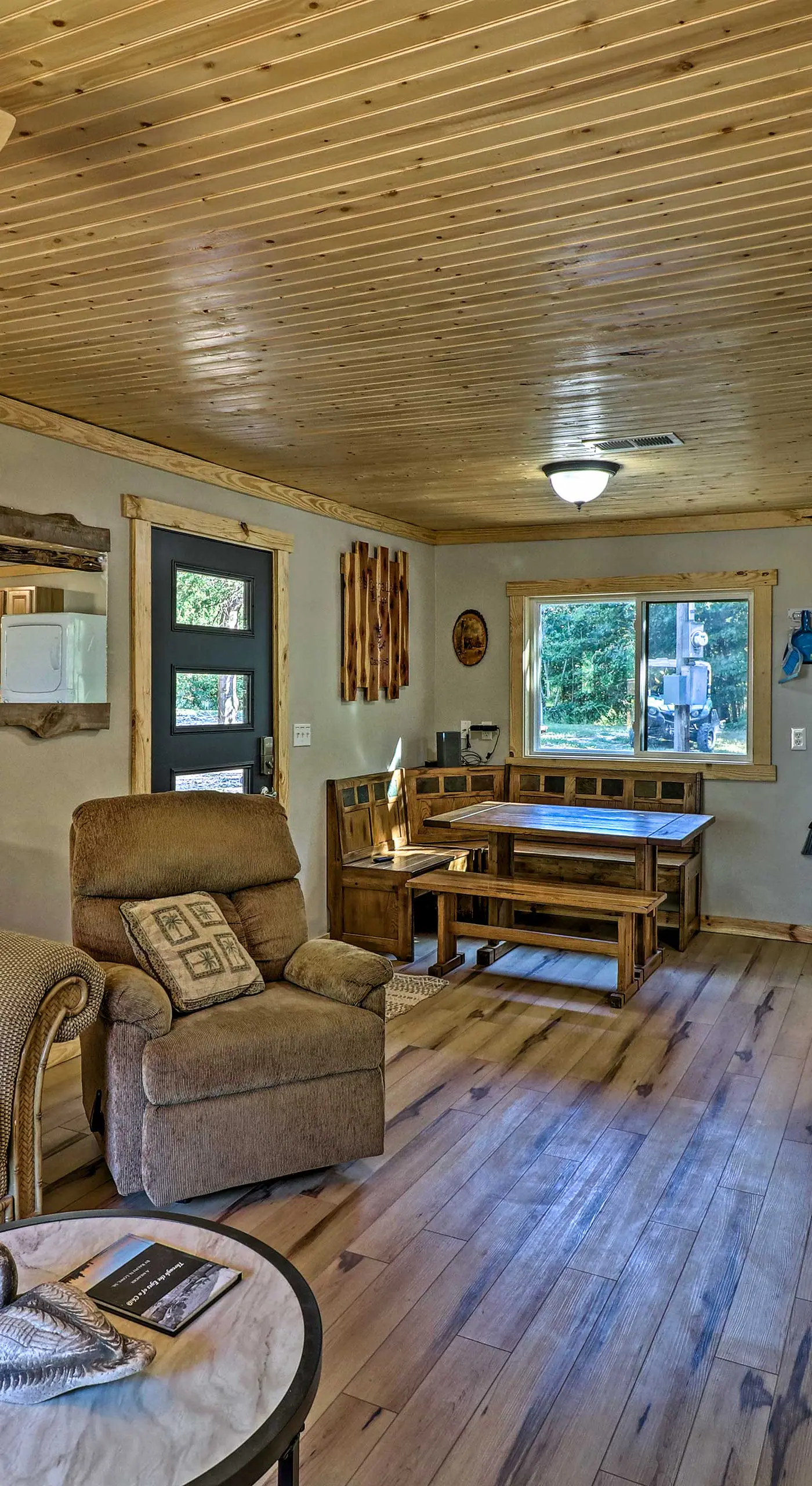 Cozy Cabin w/ Backyard Oasis: 11 Mi to Marina