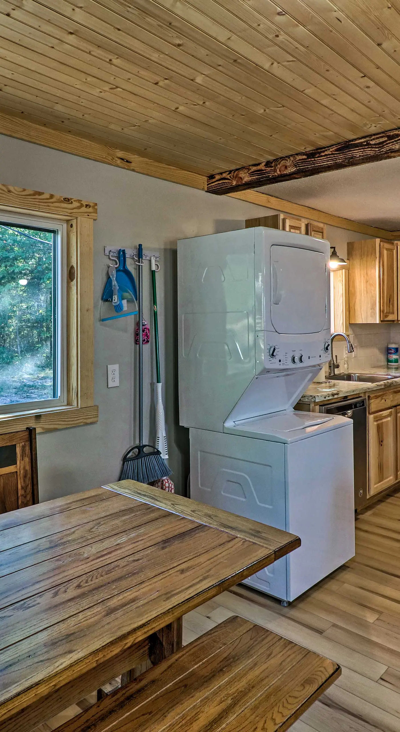 Cozy Cabin w/ Backyard Oasis: 11 Mi to Marina