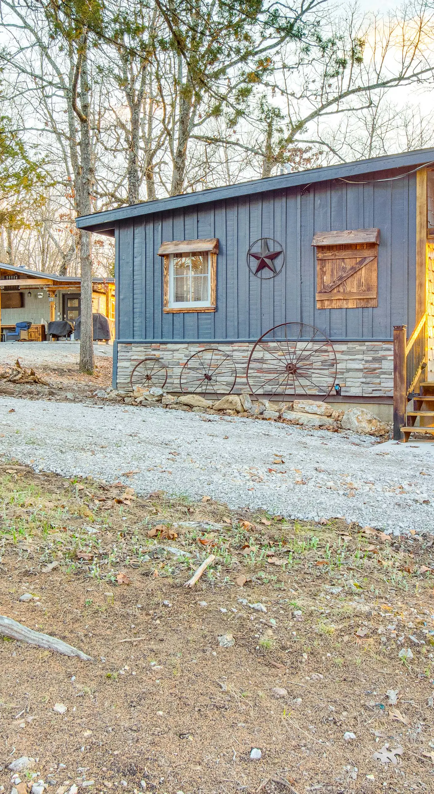 Serene & Cozy Studio Cabin: Walk to Norfork Lake!