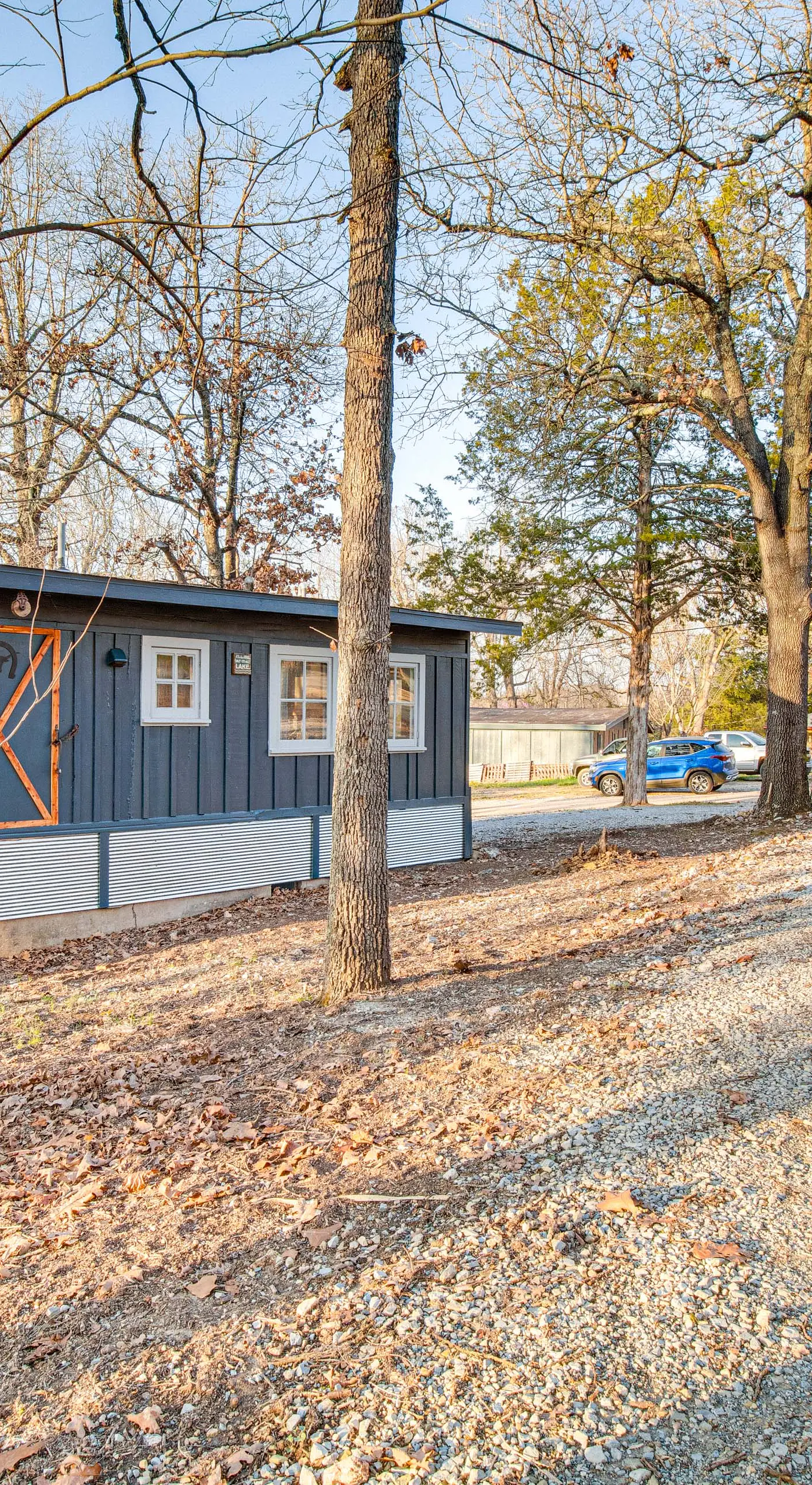 Serene & Cozy Studio Cabin: Walk to Norfork Lake!