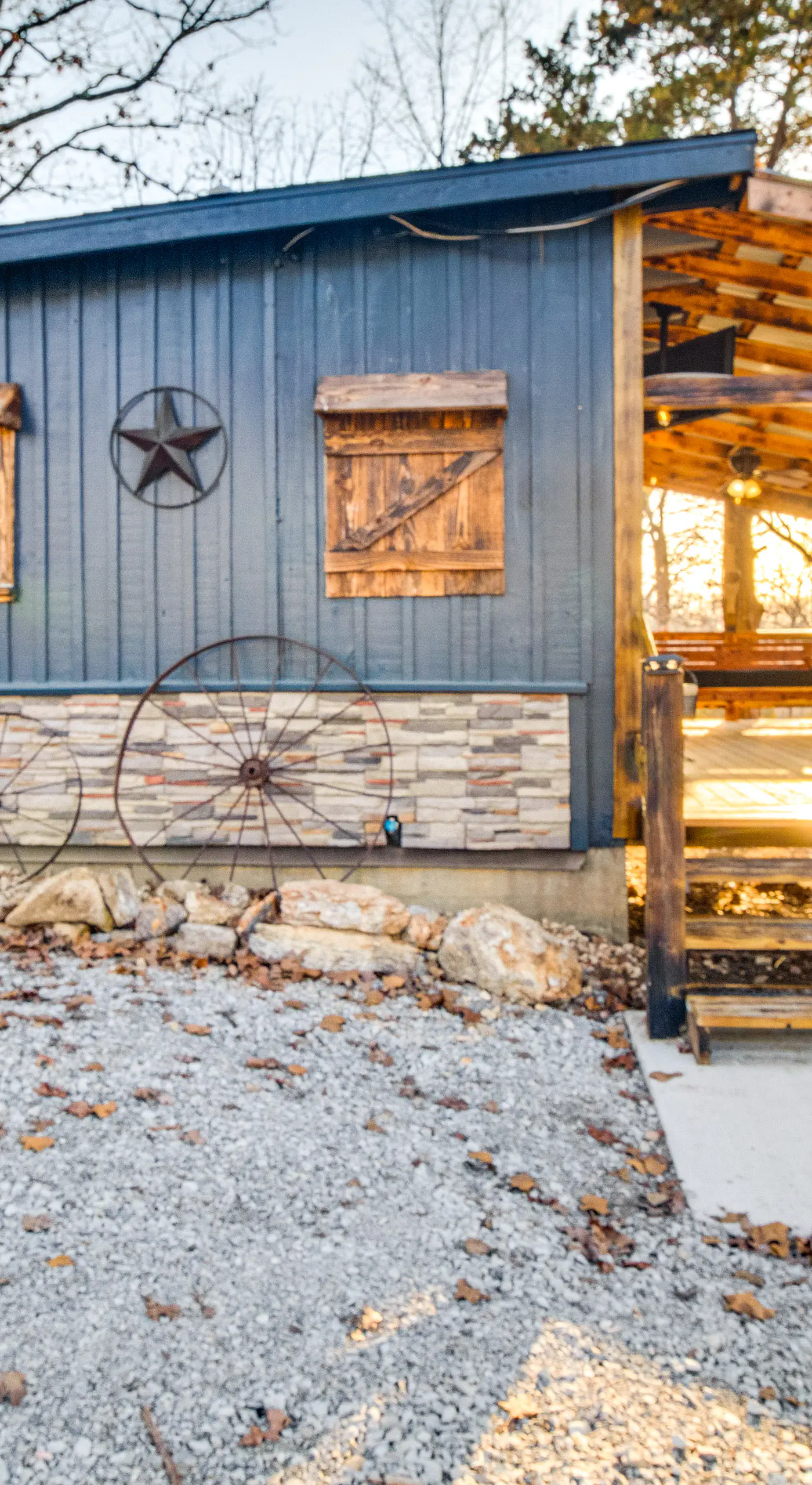 Serene & Cozy Studio Cabin: Walk to Norfork Lake!