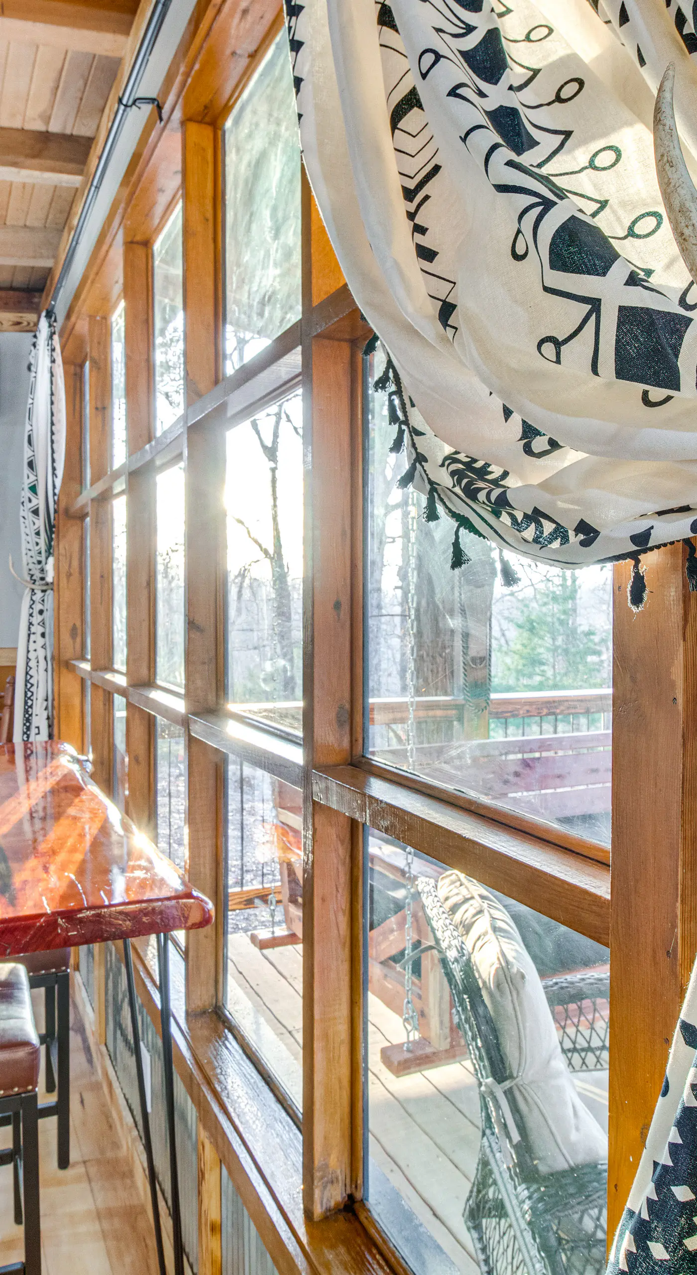 Serene & Cozy Studio Cabin: Walk to Norfork Lake!