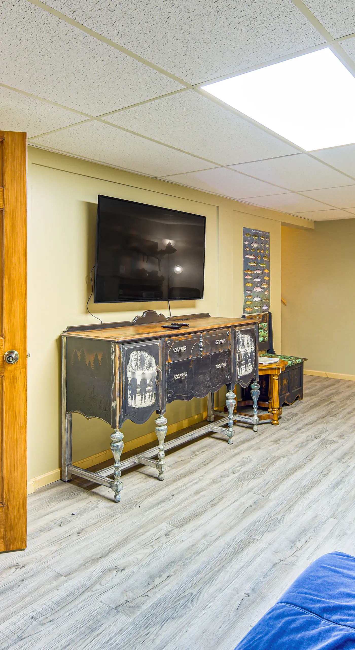 Hayward Home w/ Private Deck, Fire Pit & Kayak!