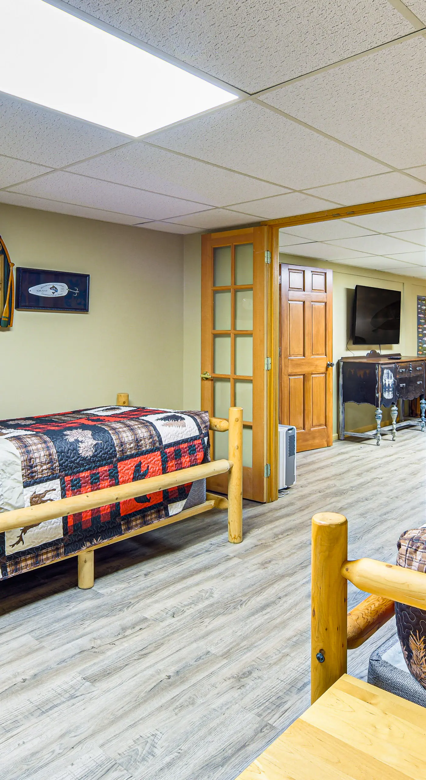 Hayward Home w/ Private Deck, Fire Pit & Kayak!