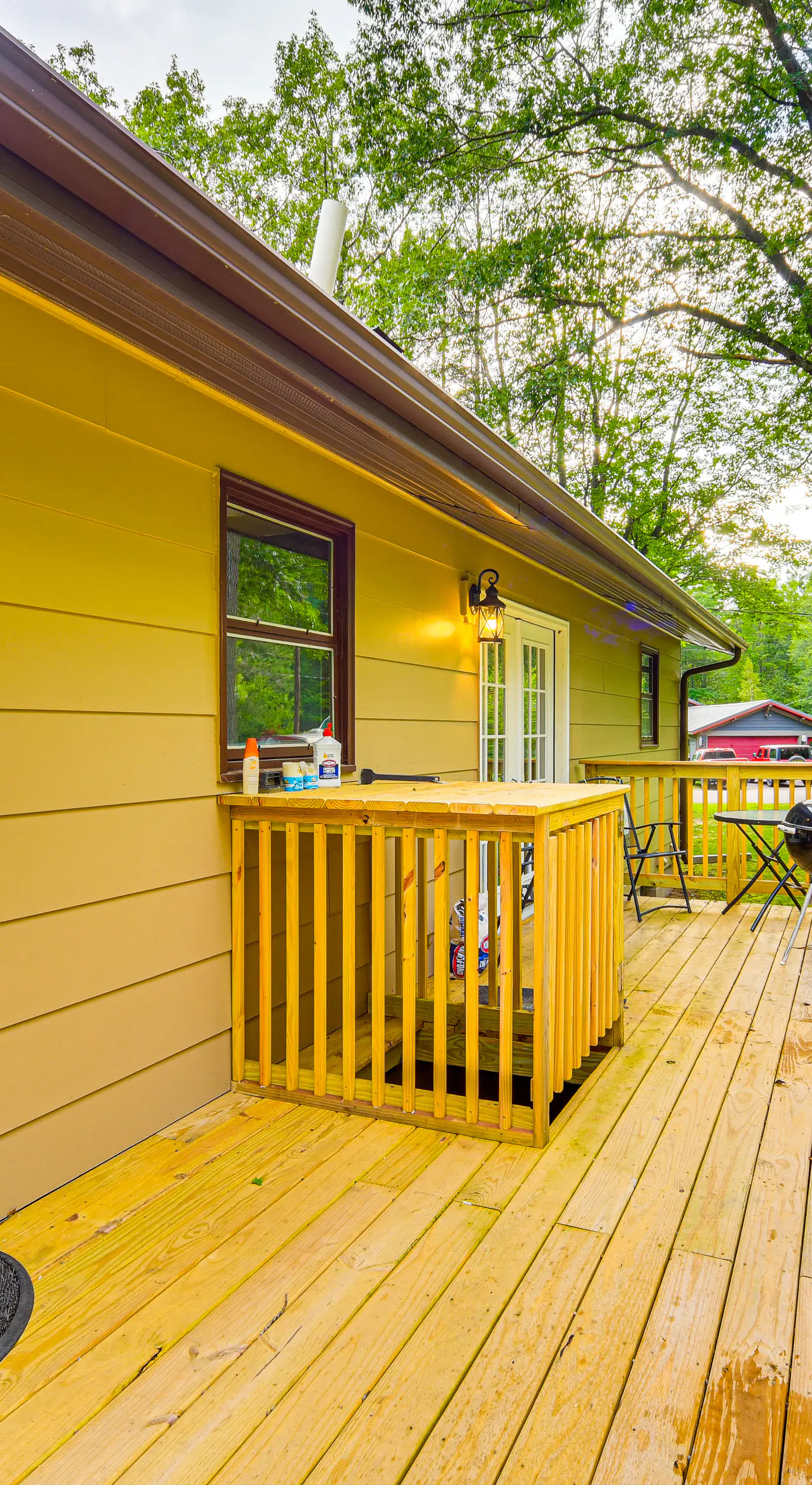 Hayward Home w/ Private Deck, Fire Pit & Kayak!