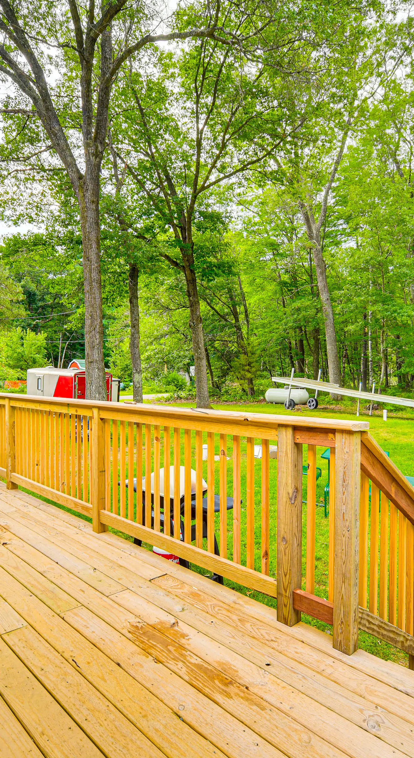 Hayward Home w/ Private Deck, Fire Pit & Kayak!