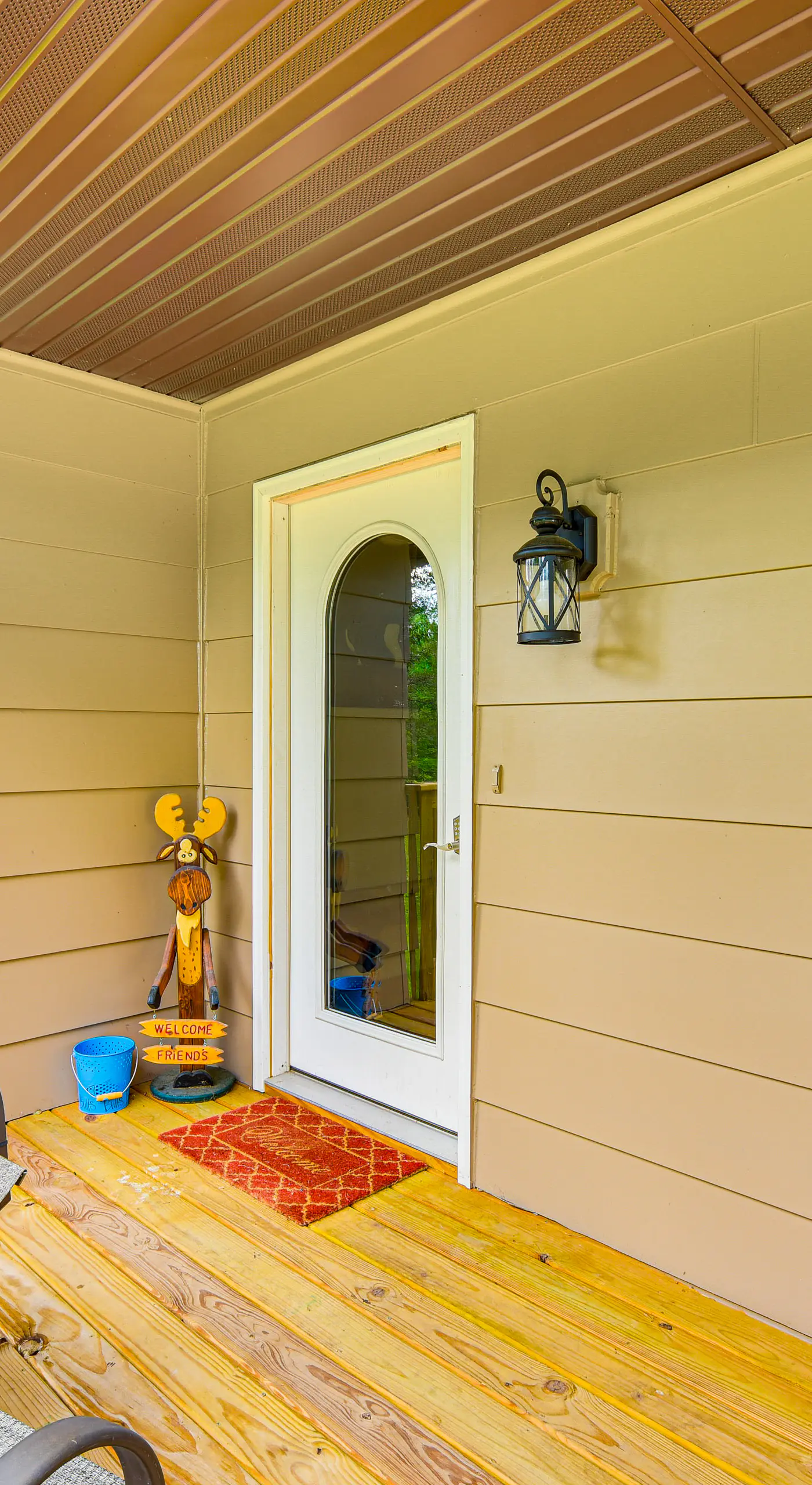 Hayward Home w/ Private Deck, Fire Pit & Kayak!