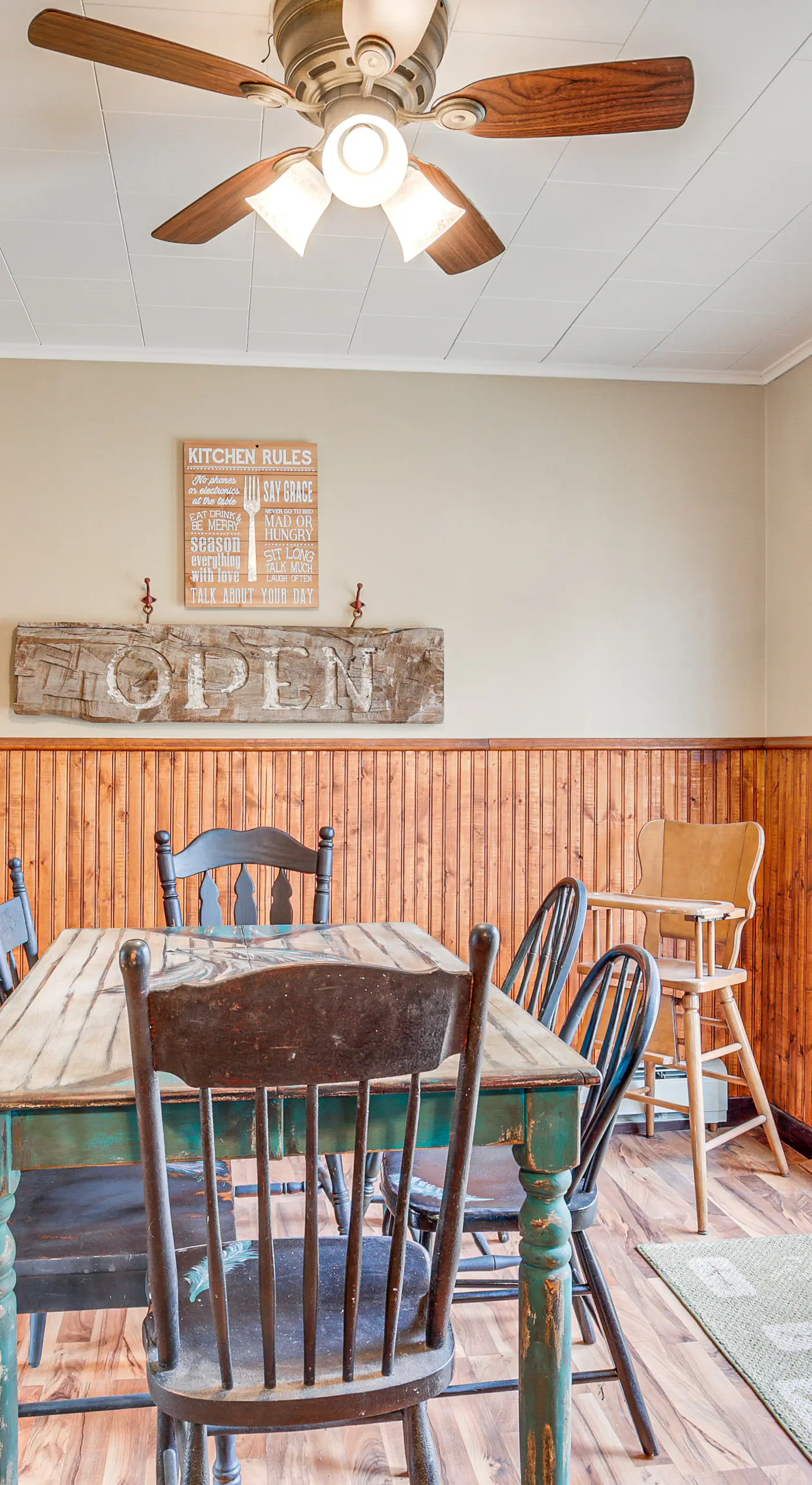 Hayward Home w/ Private Deck, Fire Pit & Kayak!