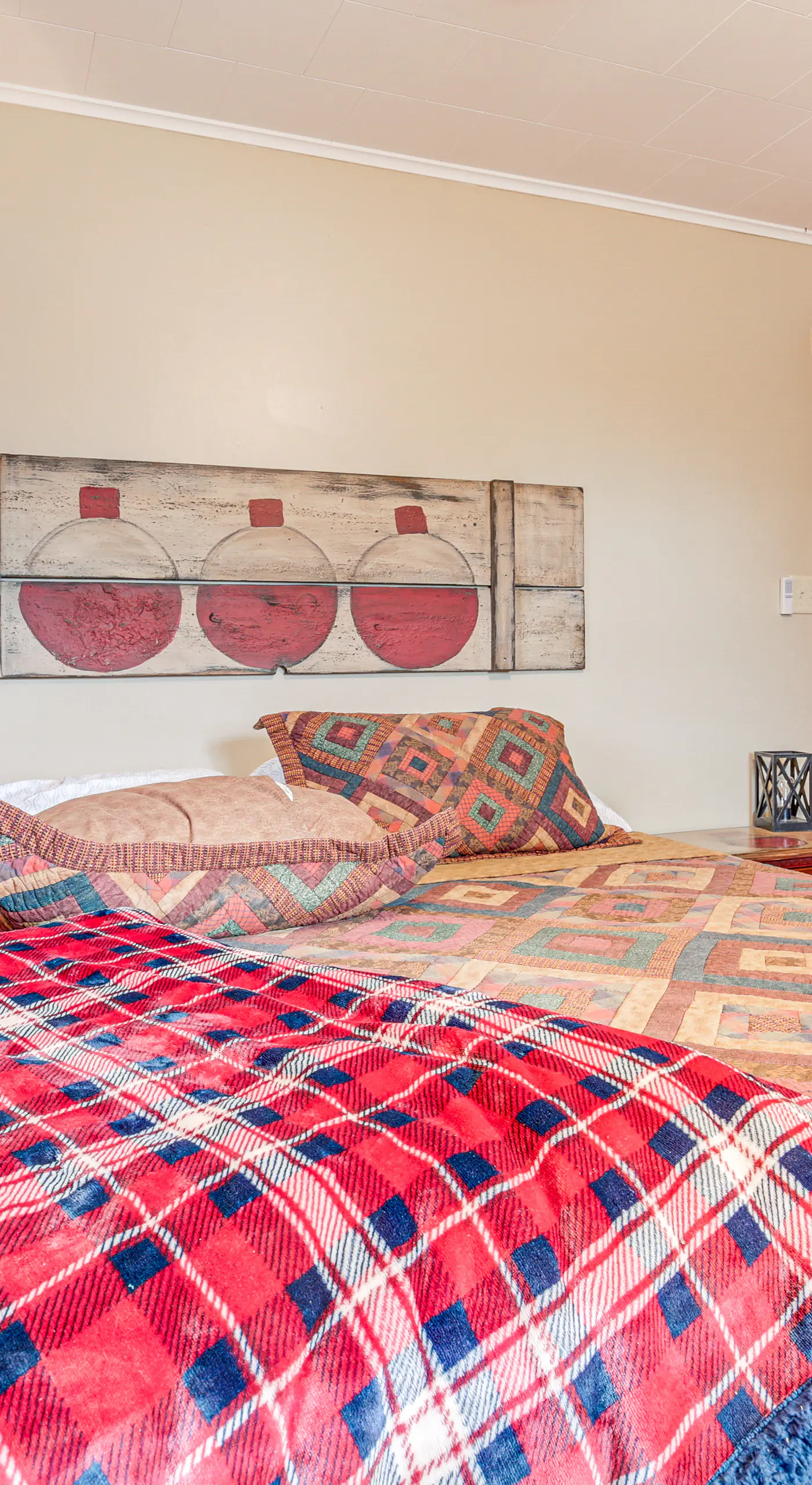 Hayward Home w/ Private Deck, Fire Pit & Kayak!