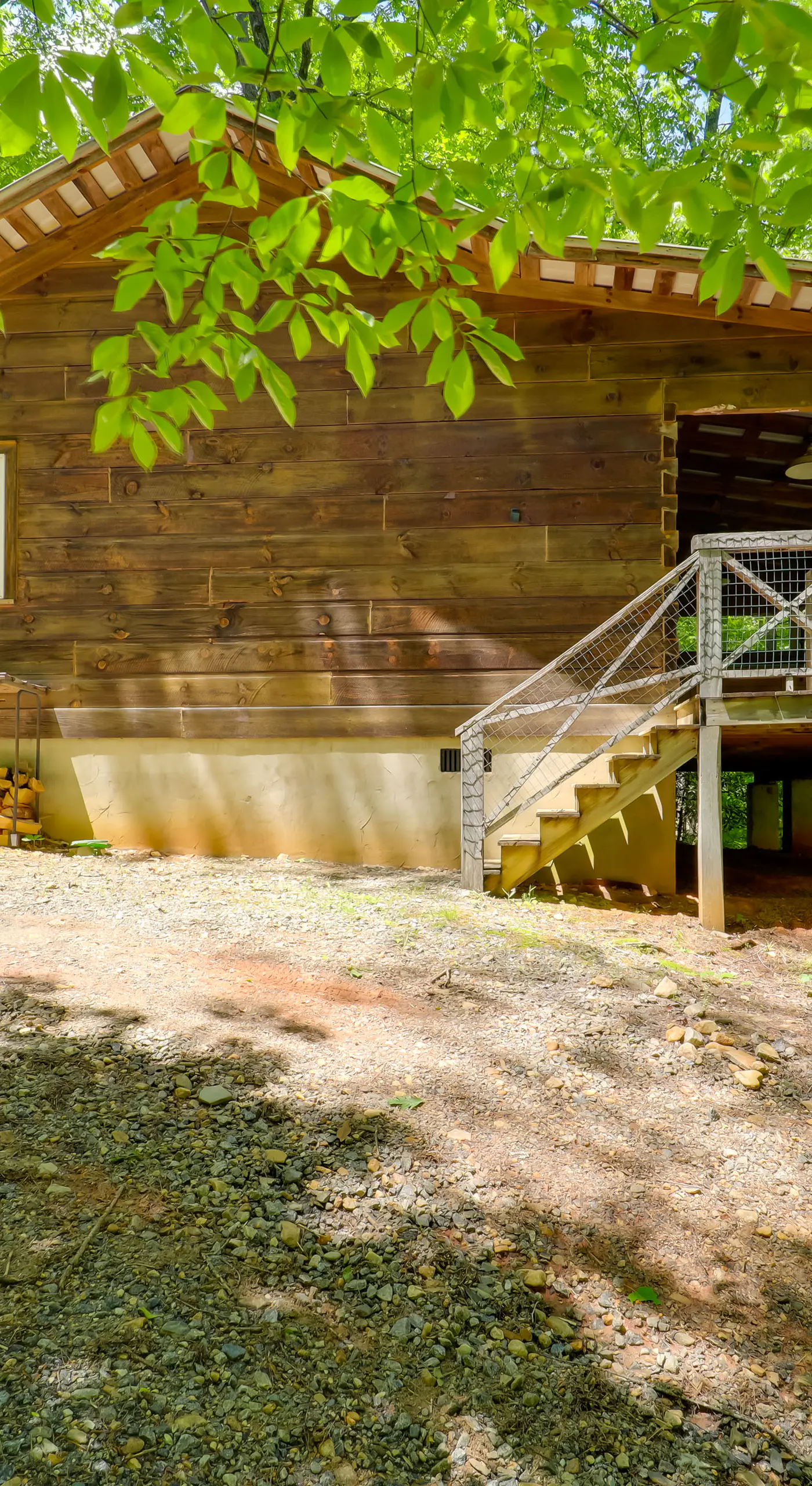 Hot Tub & Trail Access: 92-Acre Retreat in Marion!