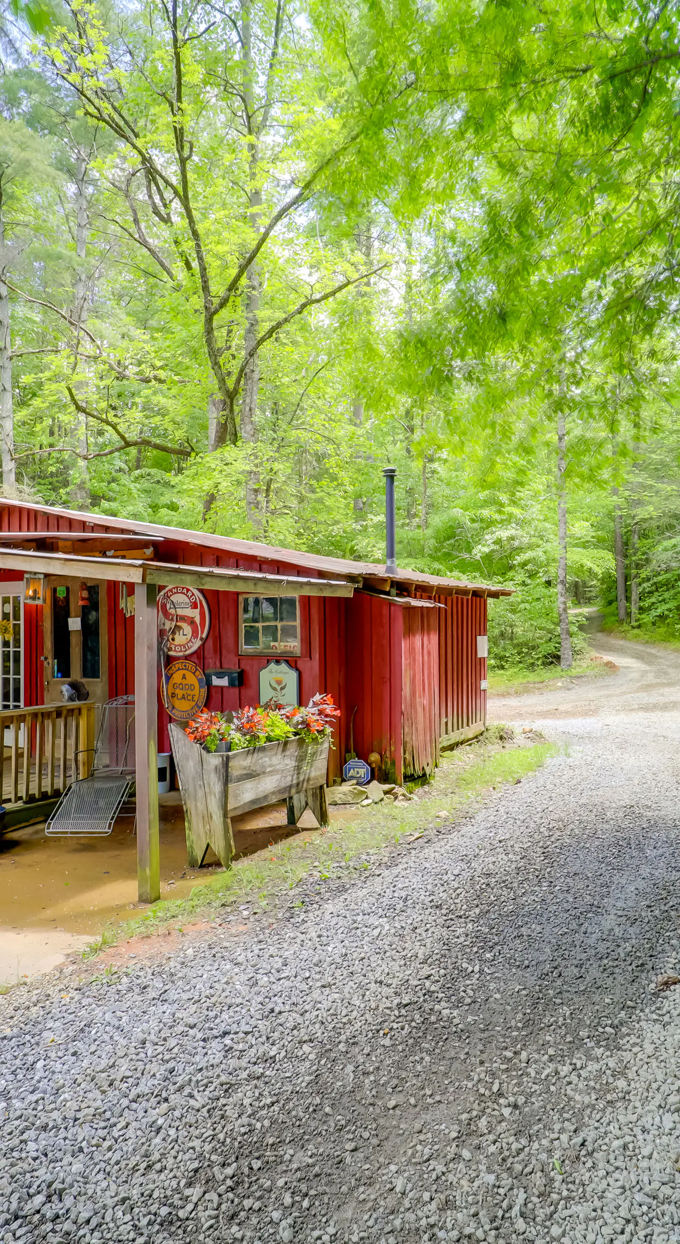 Hot Tub & Trail Access: 92-Acre Retreat in Marion!
