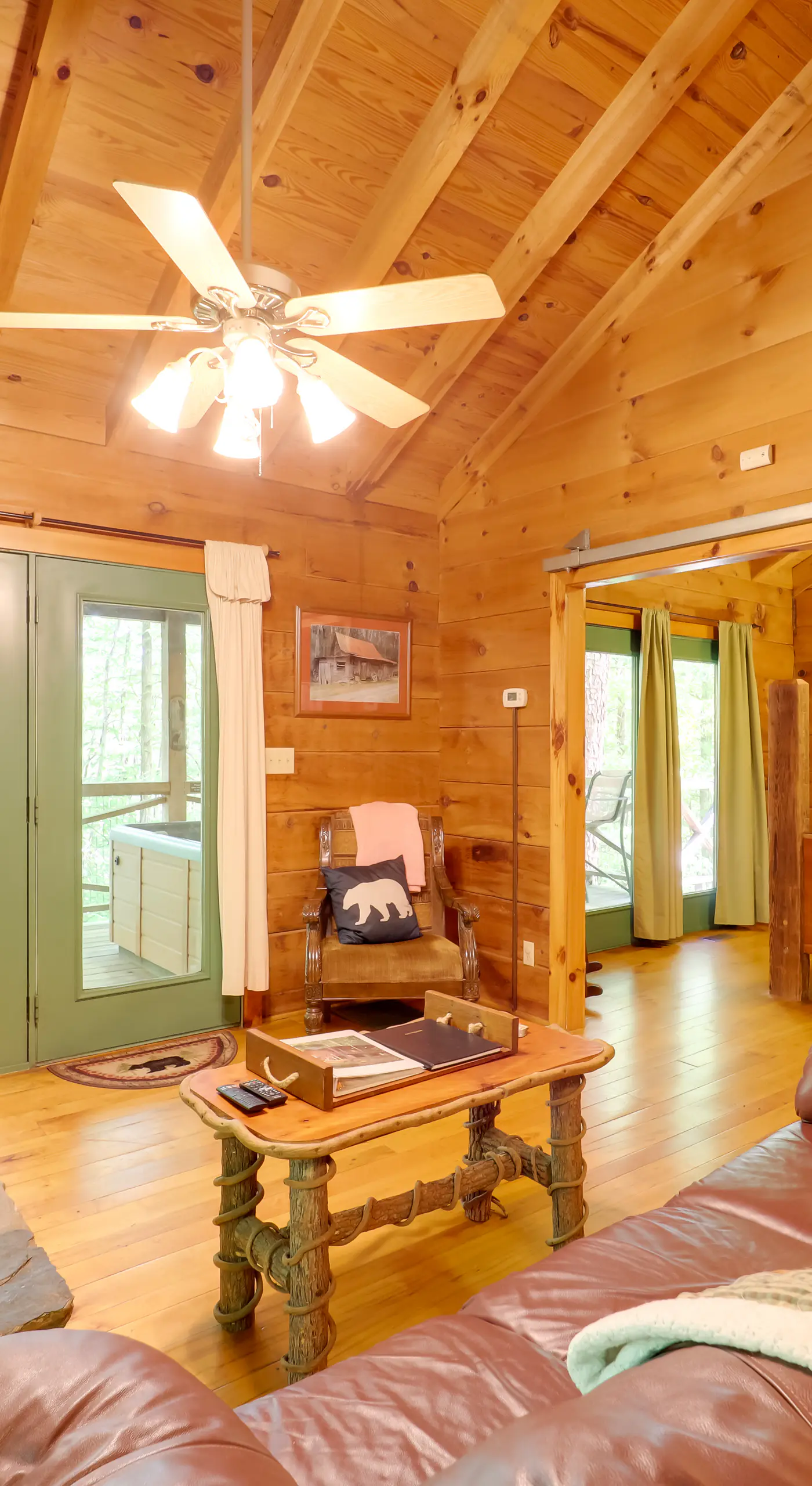 Hot Tub & Trail Access: 92-Acre Retreat in Marion!