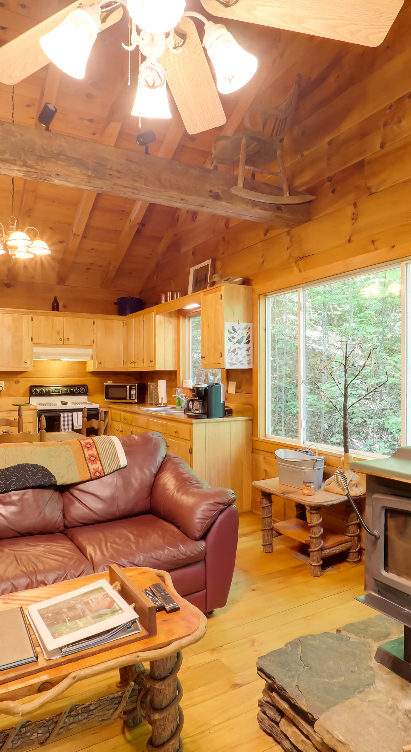 Hot Tub & Trail Access: 92-Acre Retreat in Marion!