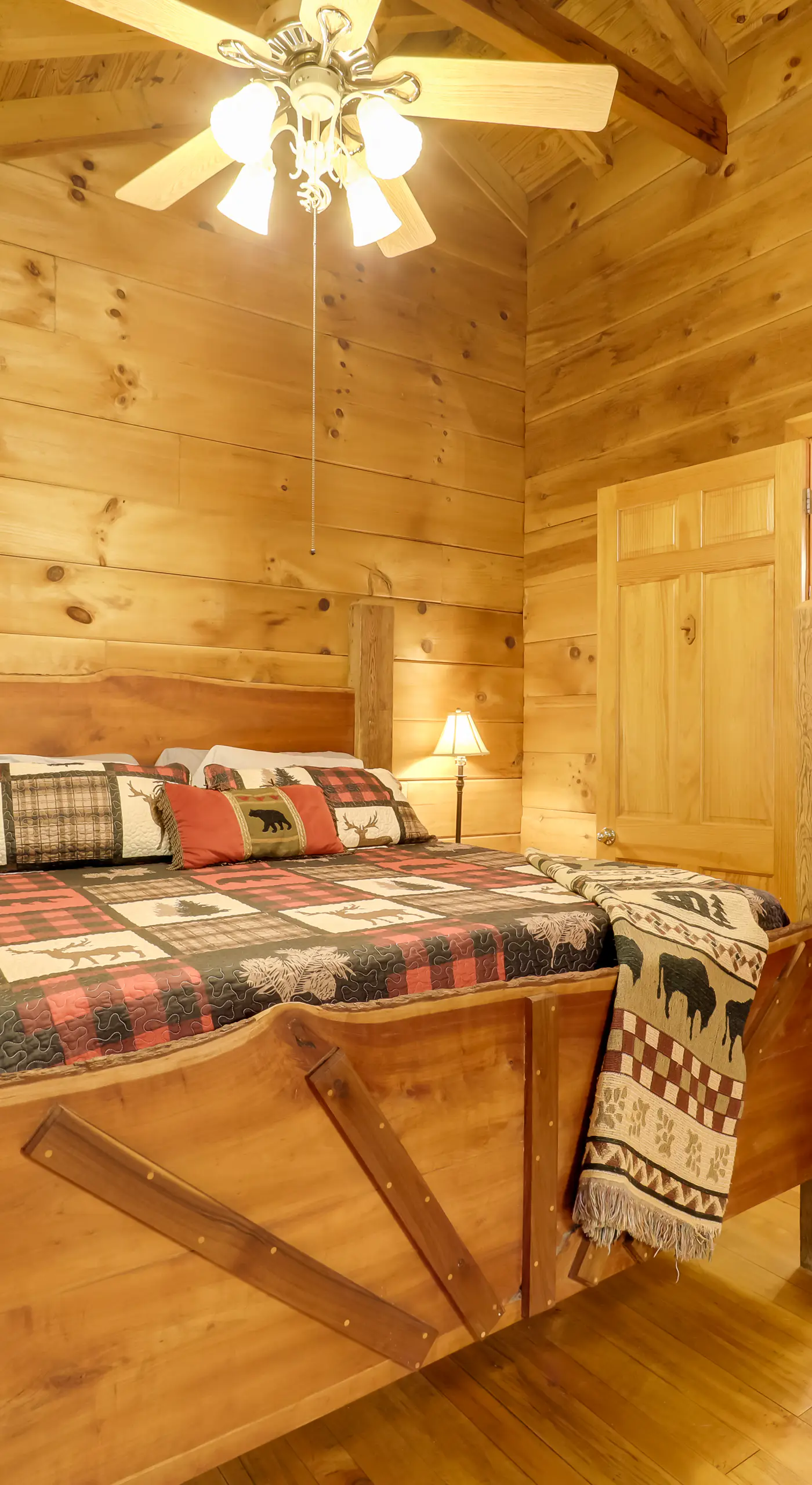 Hot Tub & Trail Access: 92-Acre Retreat in Marion!