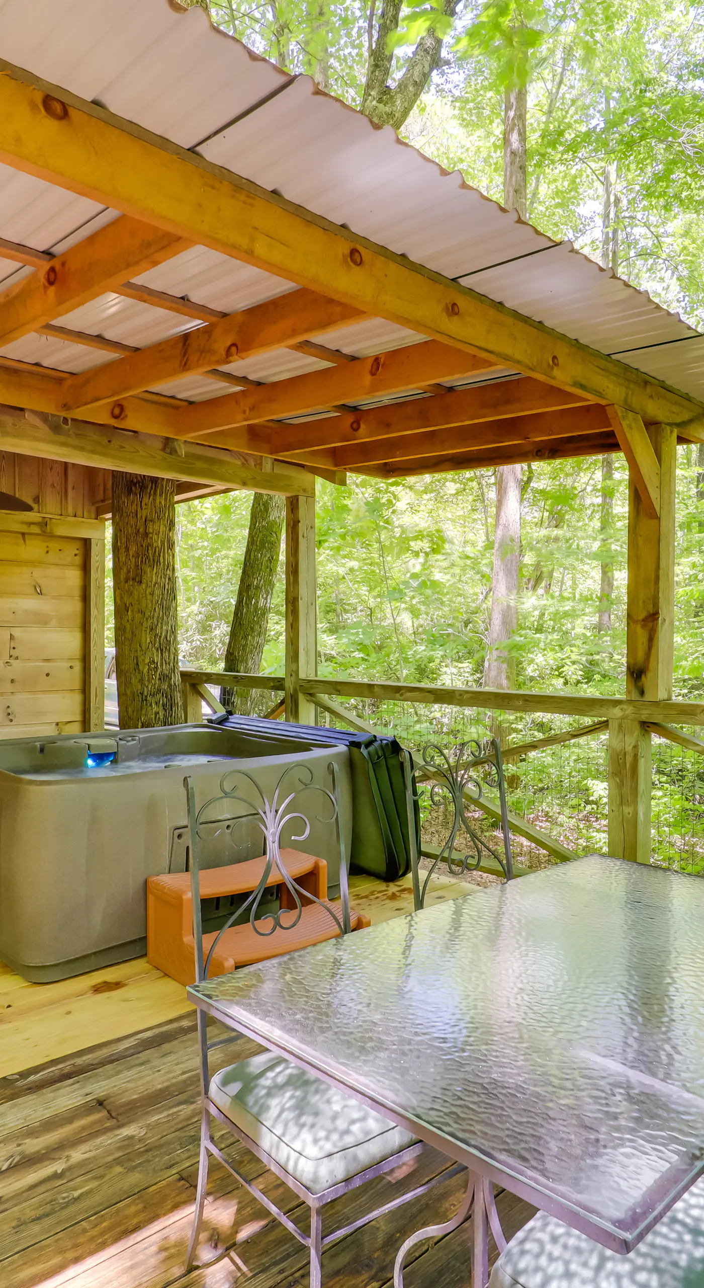 All-Season Sunroom + Hot Tub: Marion Cabin Retreat