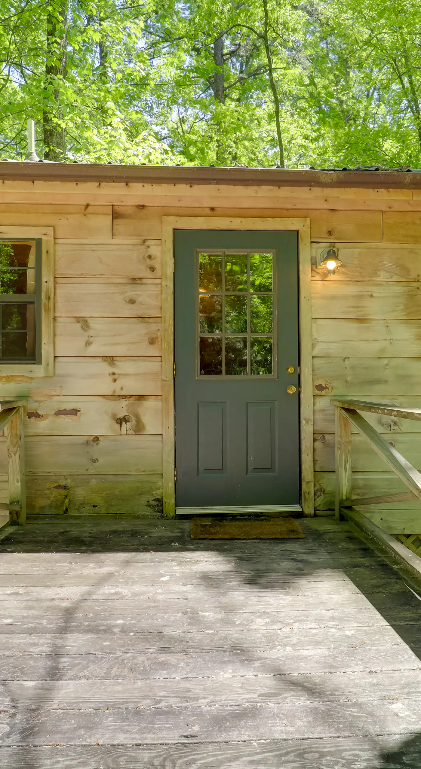 All-Season Sunroom + Hot Tub: Marion Cabin Retreat