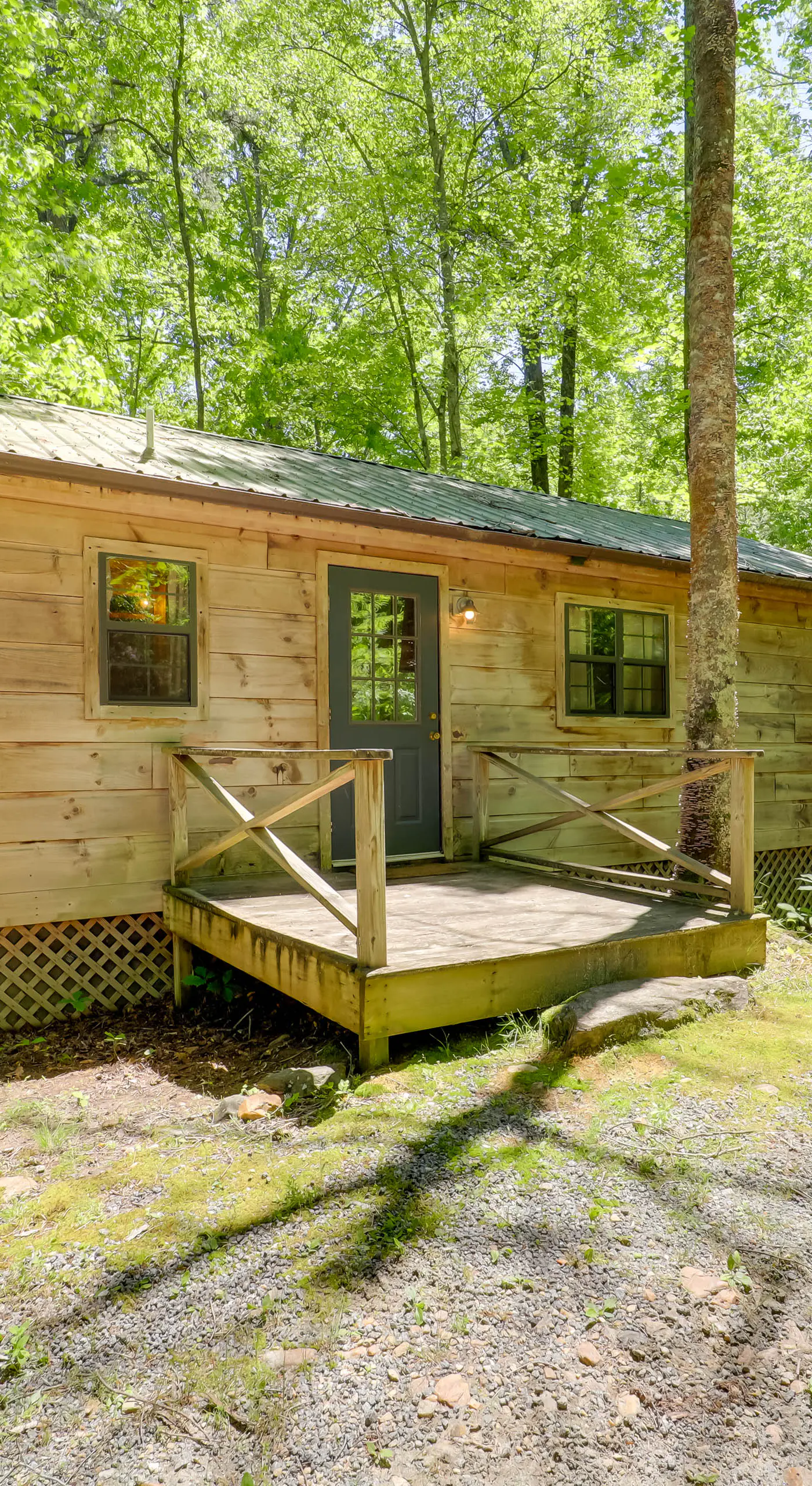 All-Season Sunroom + Hot Tub: Marion Cabin Retreat