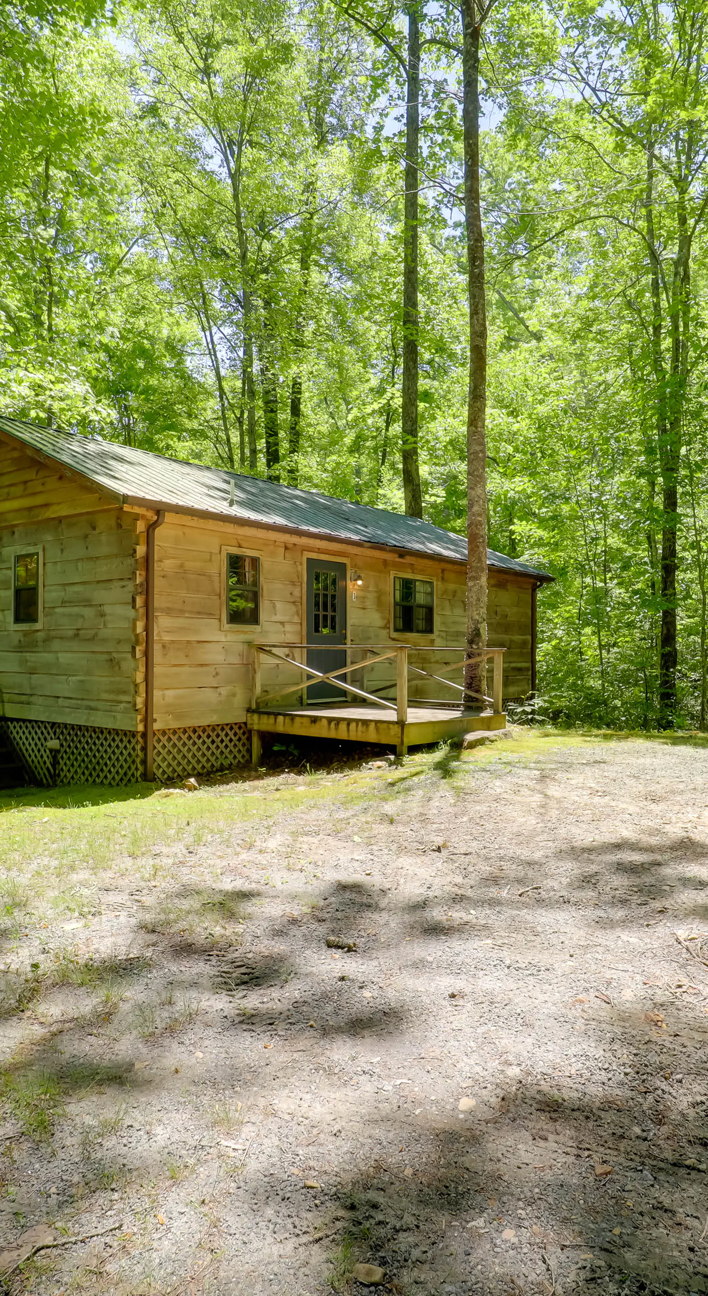 All-Season Sunroom + Hot Tub: Marion Cabin Retreat