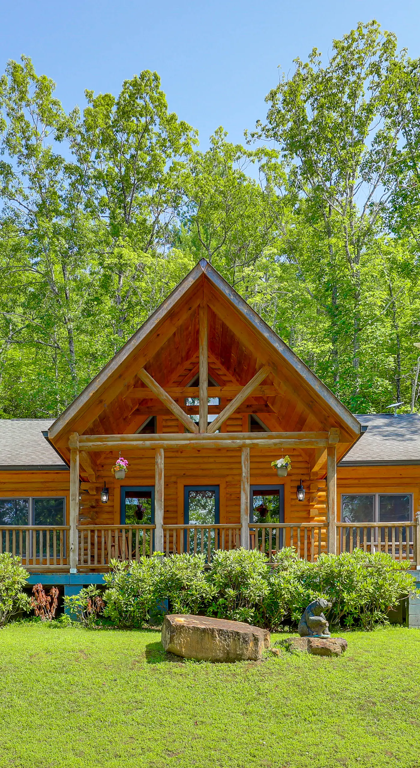 Updated Cabin By Linville Falls: Deck & Game Room!