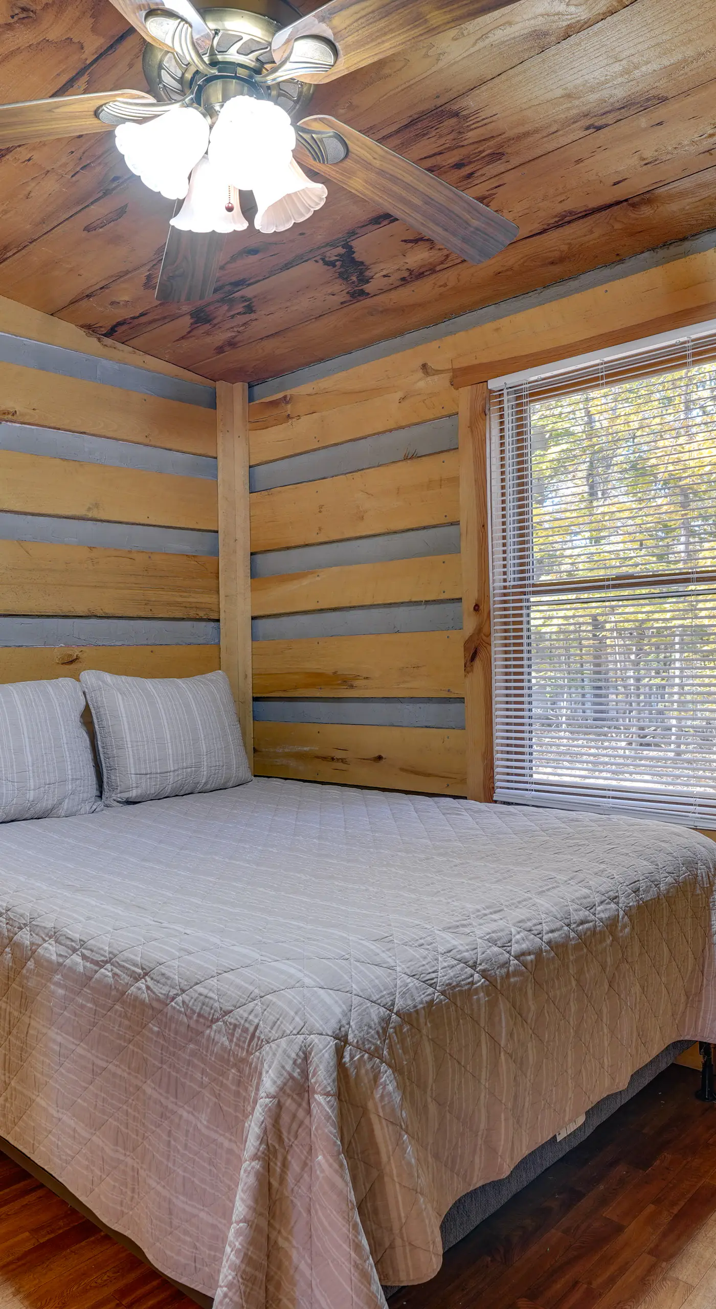 Access to Community Marina! Lake-View Murray Cabin