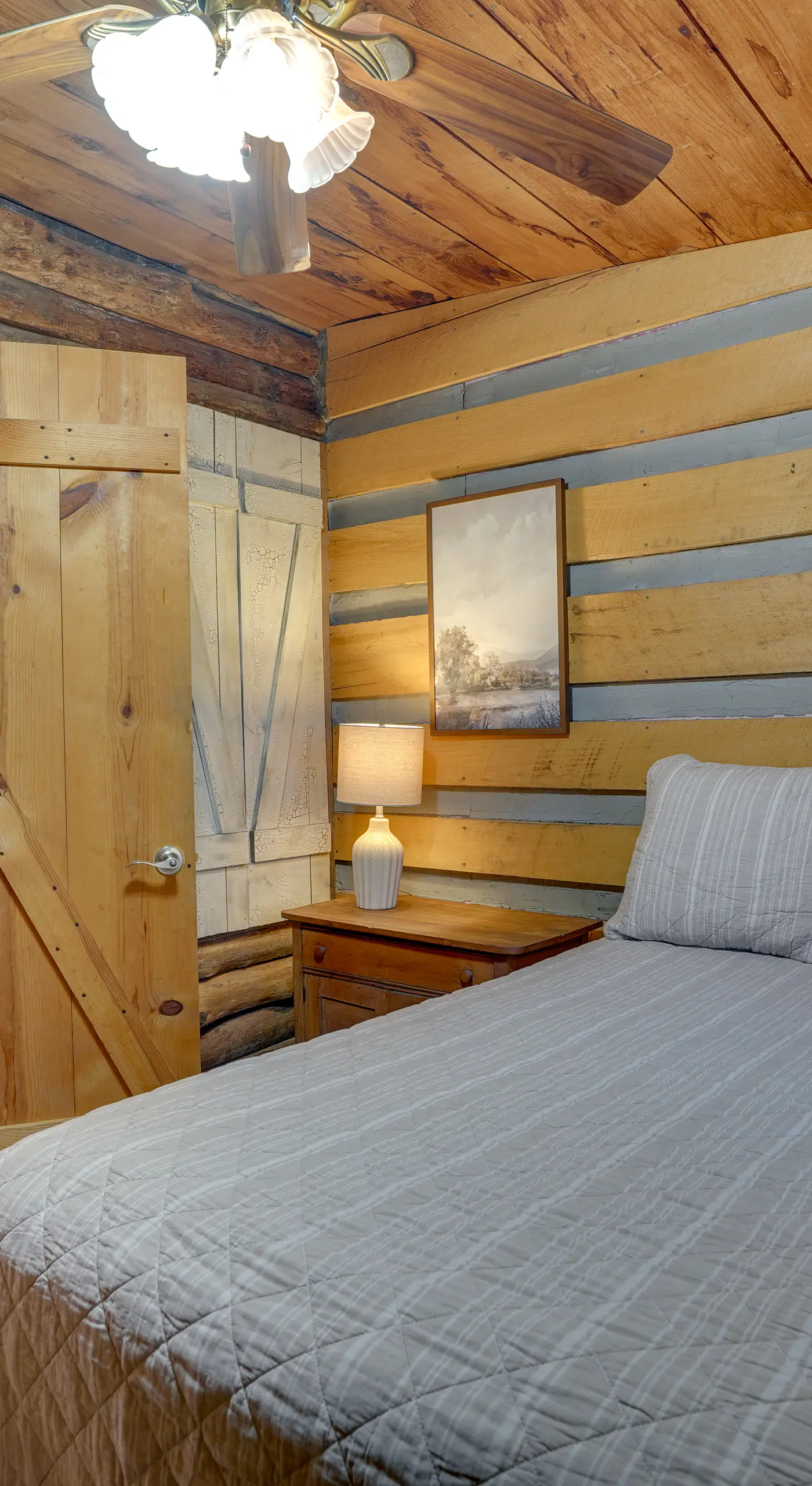 Access to Community Marina! Lake-View Murray Cabin