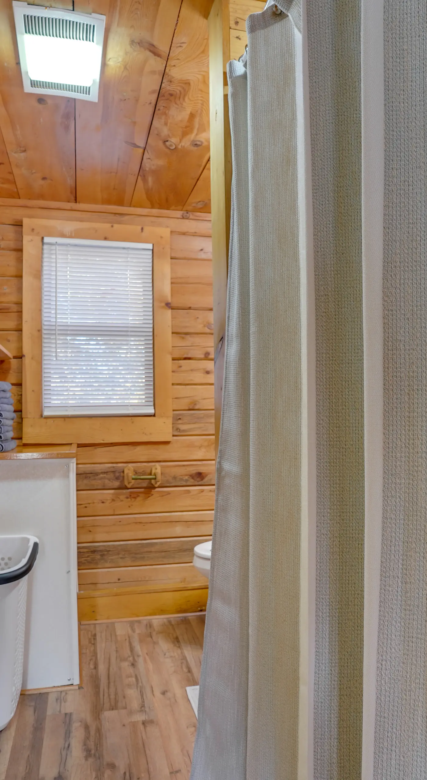 Access to Community Marina! Lake-View Murray Cabin