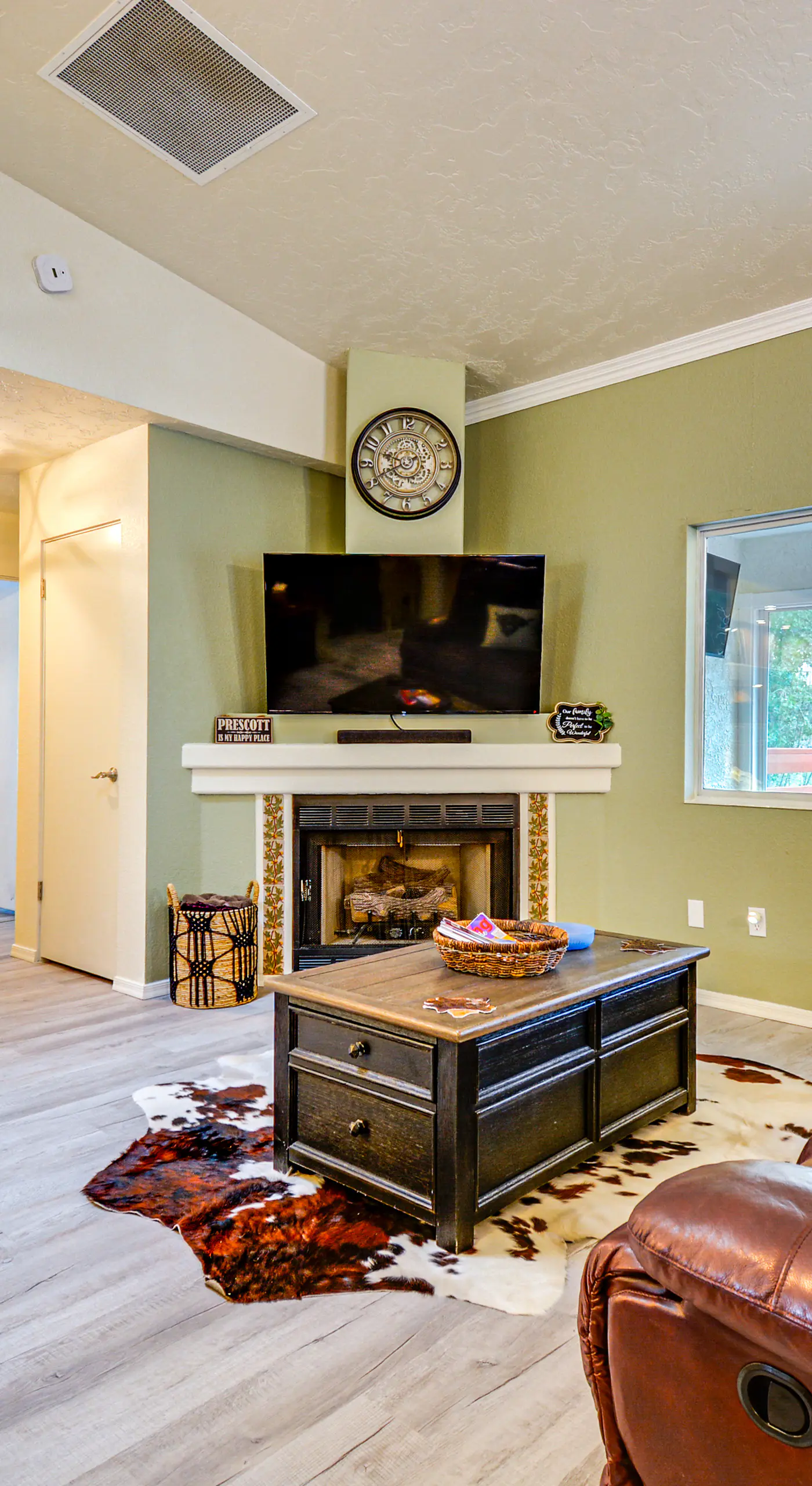 Mountain-View Deck: Pet-Friendly Home in Prescott