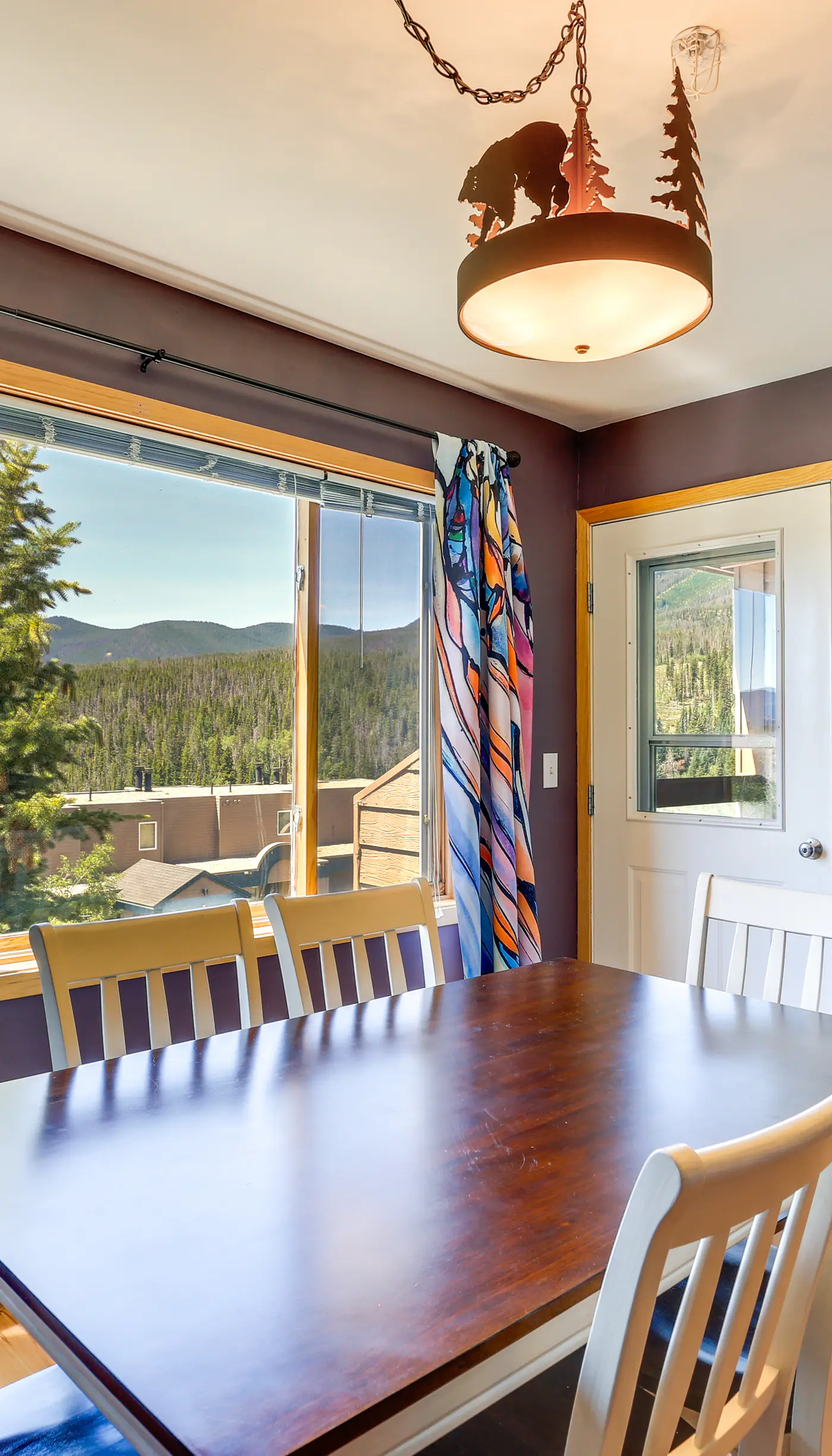 Stunning Mountain Views: Silverthorne Condo!
