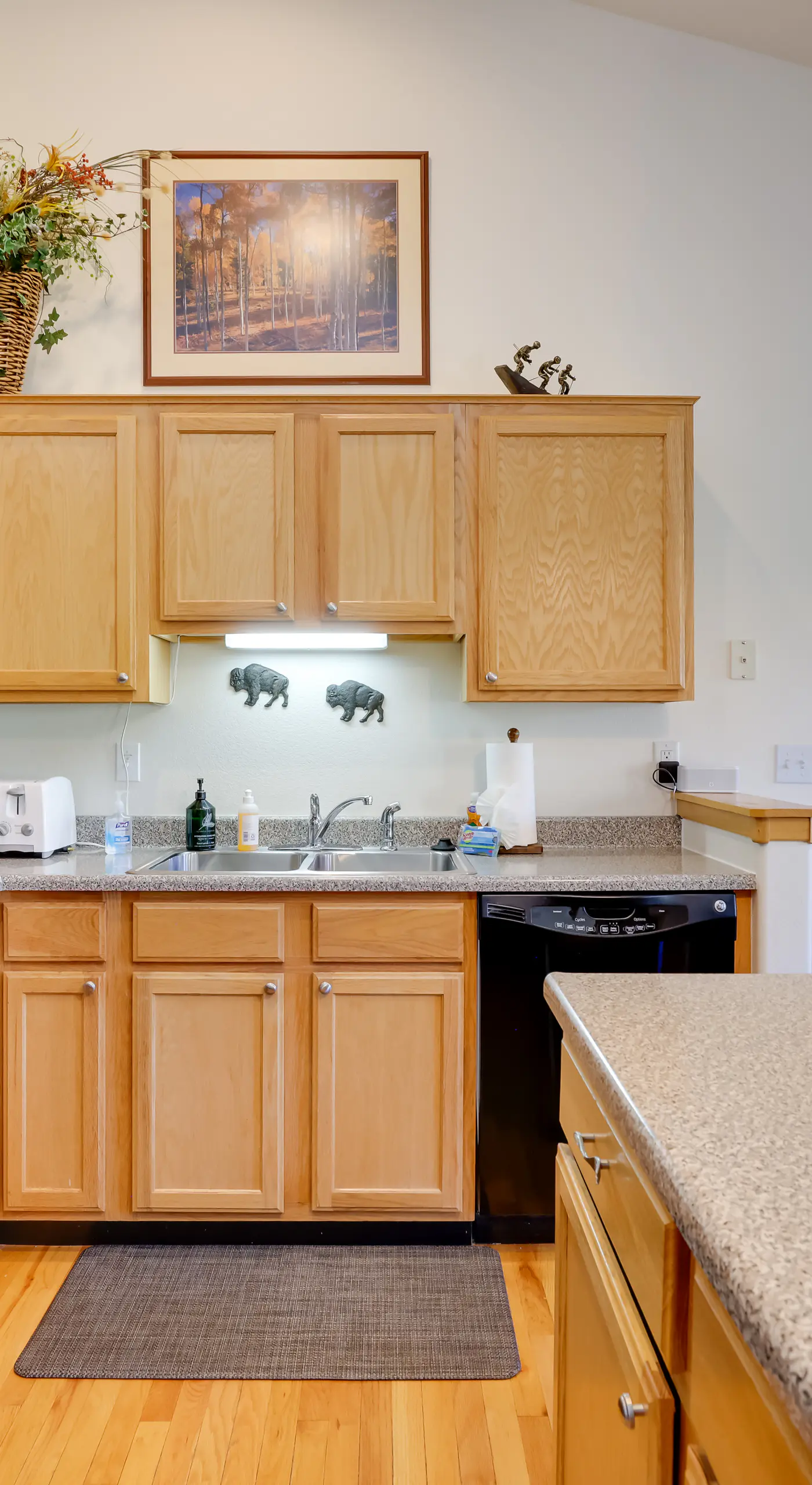 10 Mi to Keystone Slopes: Mtn-View Condo!