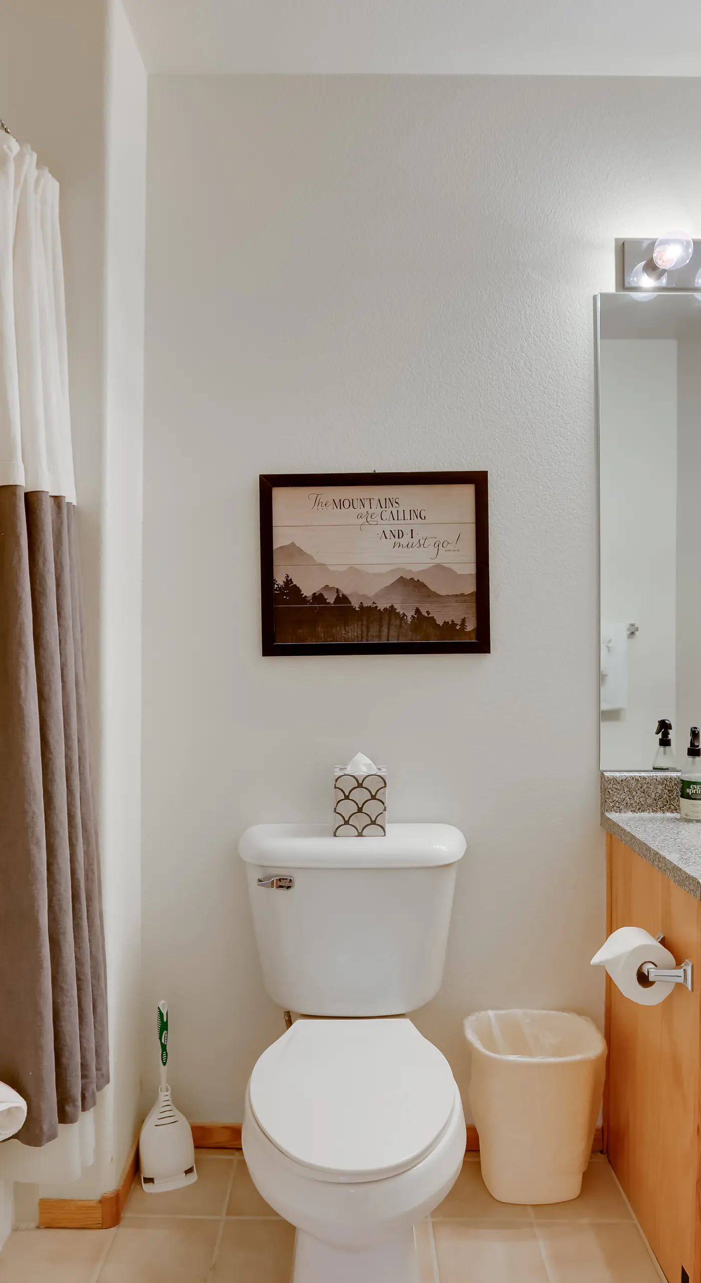 10 Mi to Keystone Slopes: Mtn-View Condo!