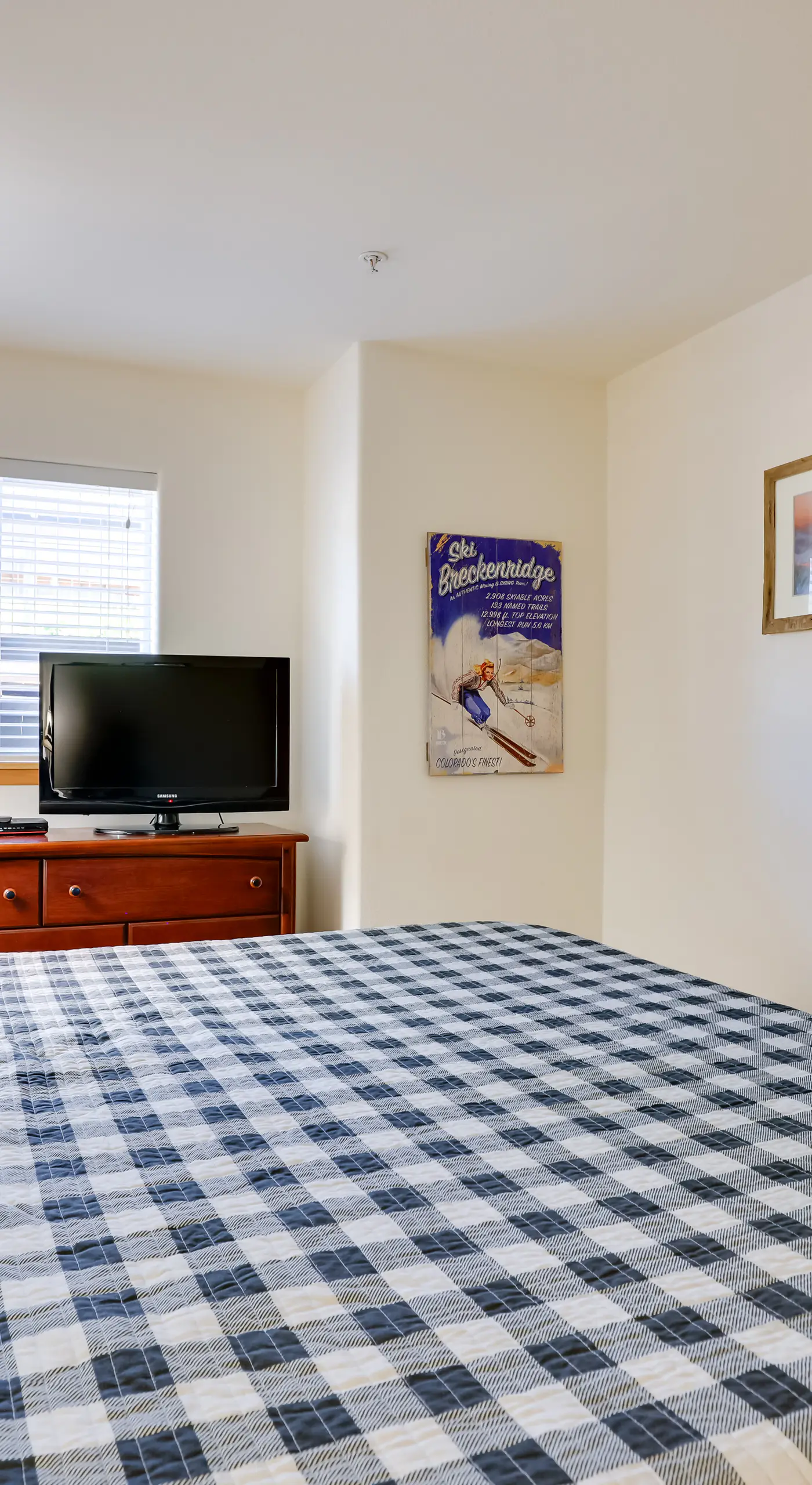 10 Mi to Keystone Slopes: Mtn-View Condo!