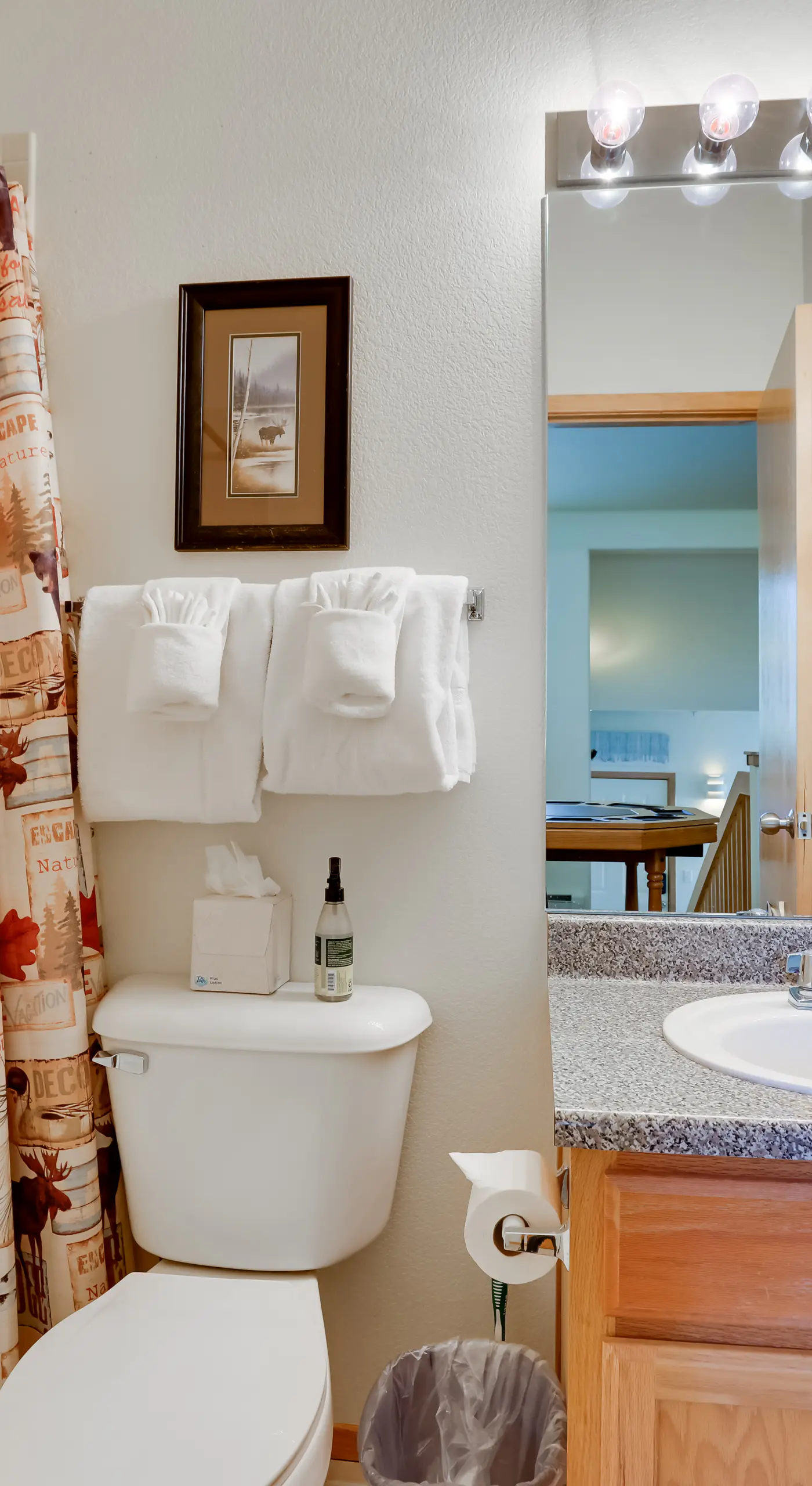 10 Mi to Keystone Slopes: Mtn-View Condo!