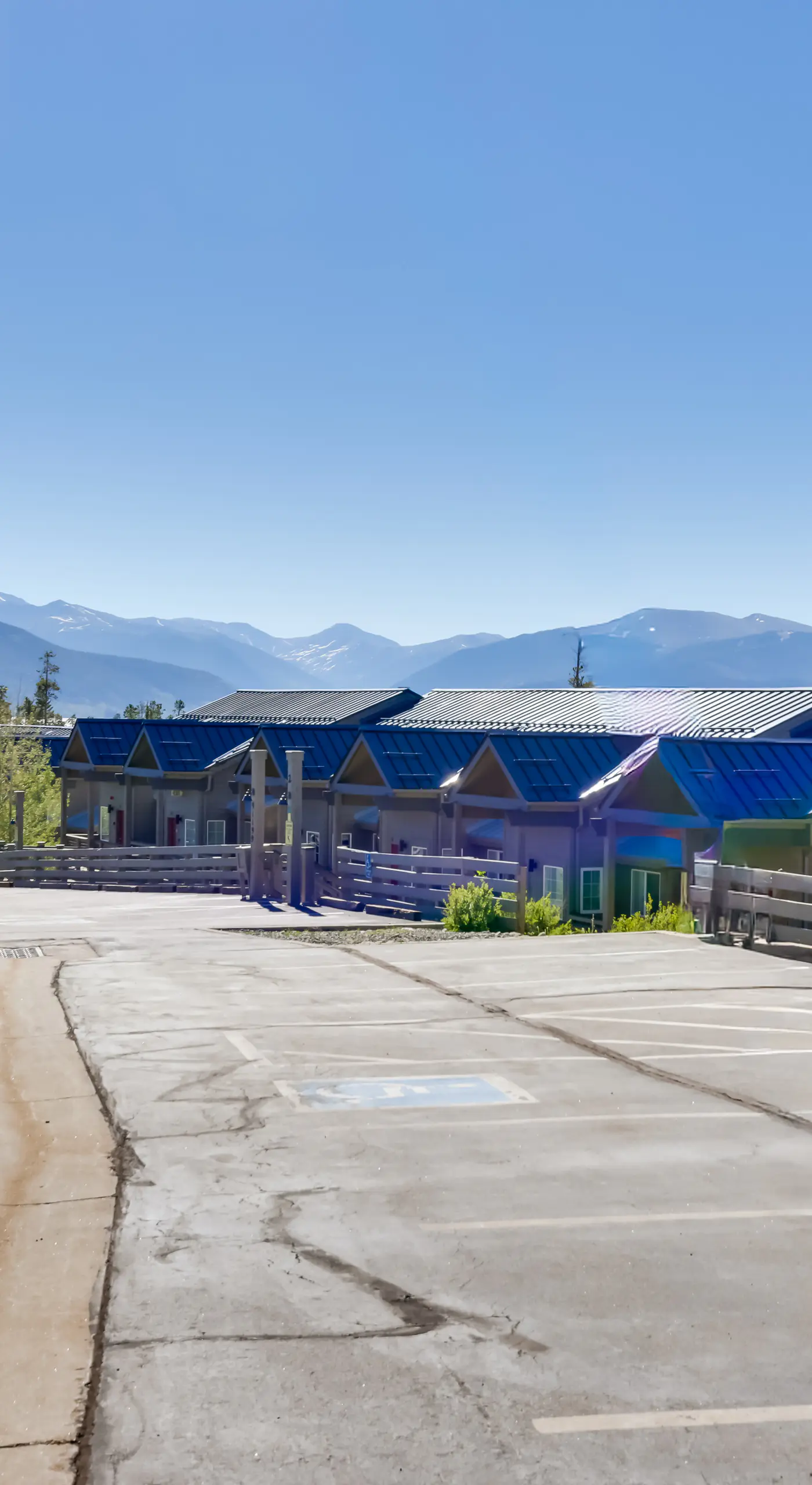 10 Mi to Keystone Slopes: Mtn-View Condo!