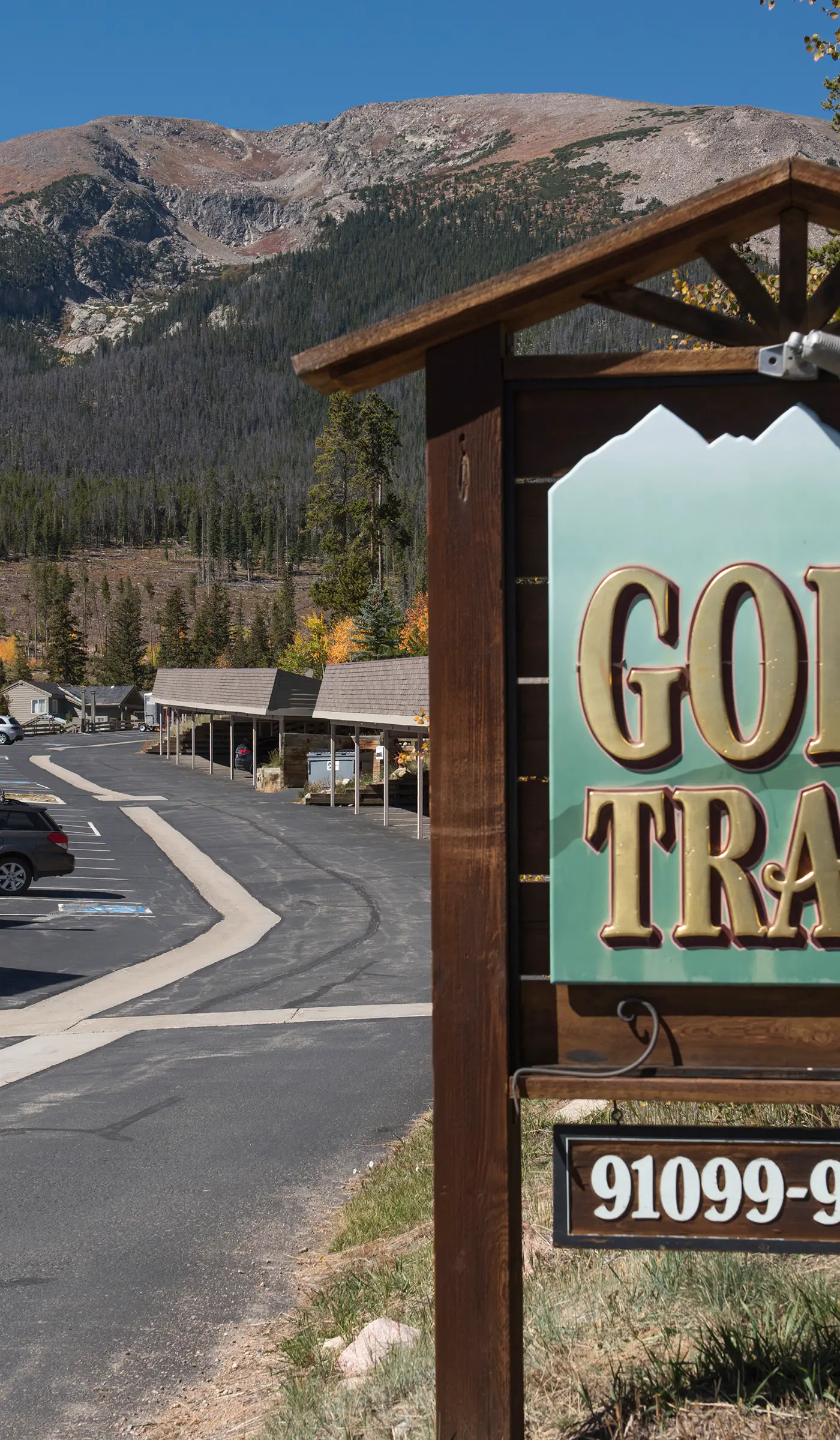 10 Mi to Keystone Slopes: Mtn-View Condo!