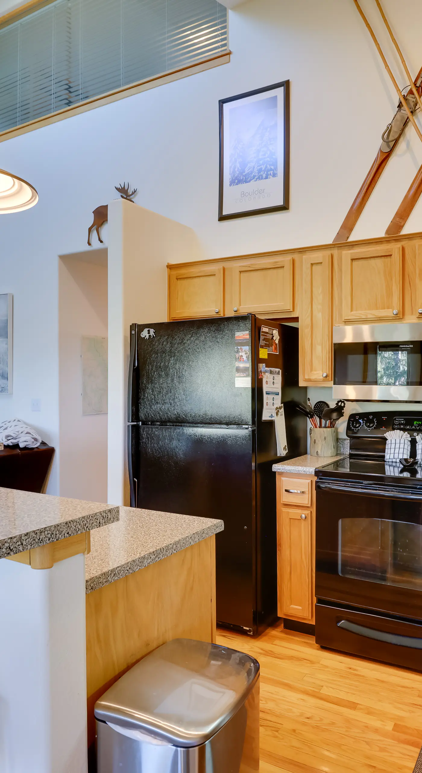 10 Mi to Keystone Slopes: Mtn-View Condo!