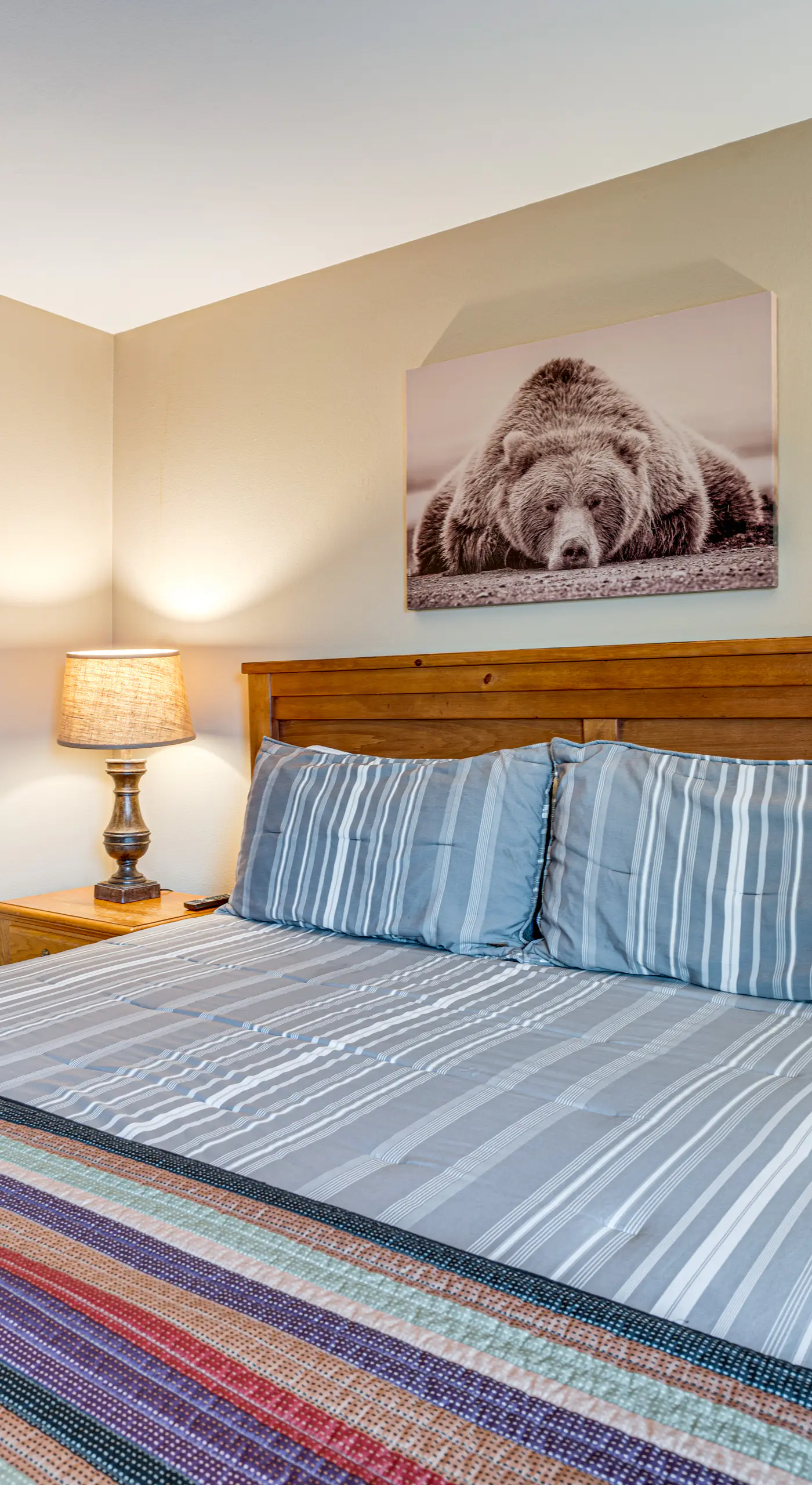 Silverthorne Condo: New Pool & Hot Tub + Fireplace