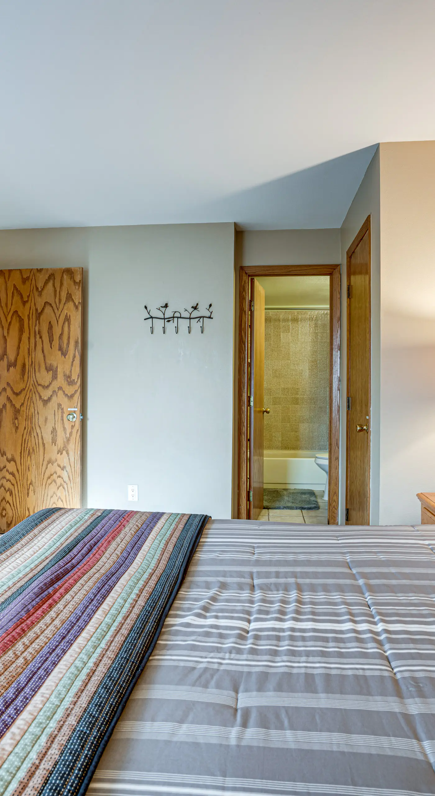 Silverthorne Condo: New Pool & Hot Tub + Fireplace