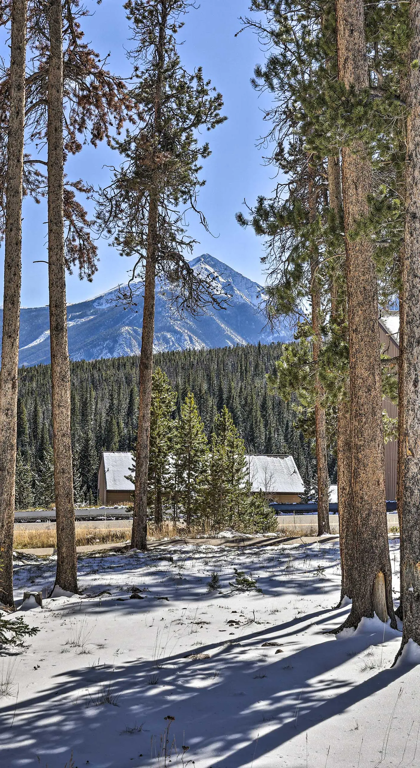 Silverthorne Condo: New Pool & Hot Tub + Fireplace