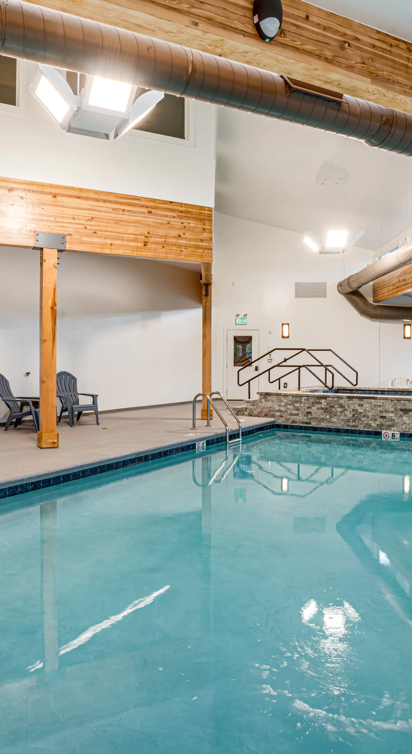 Silverthorne Condo: New Pool & Hot Tub + Fireplace