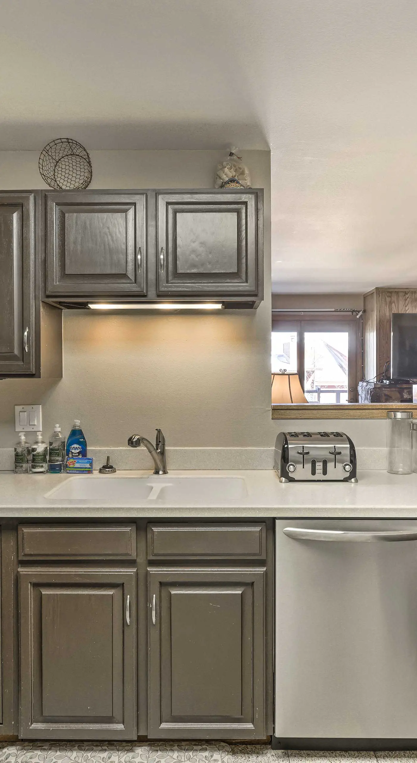 Silverthorne Condo: New Pool & Hot Tub + Fireplace