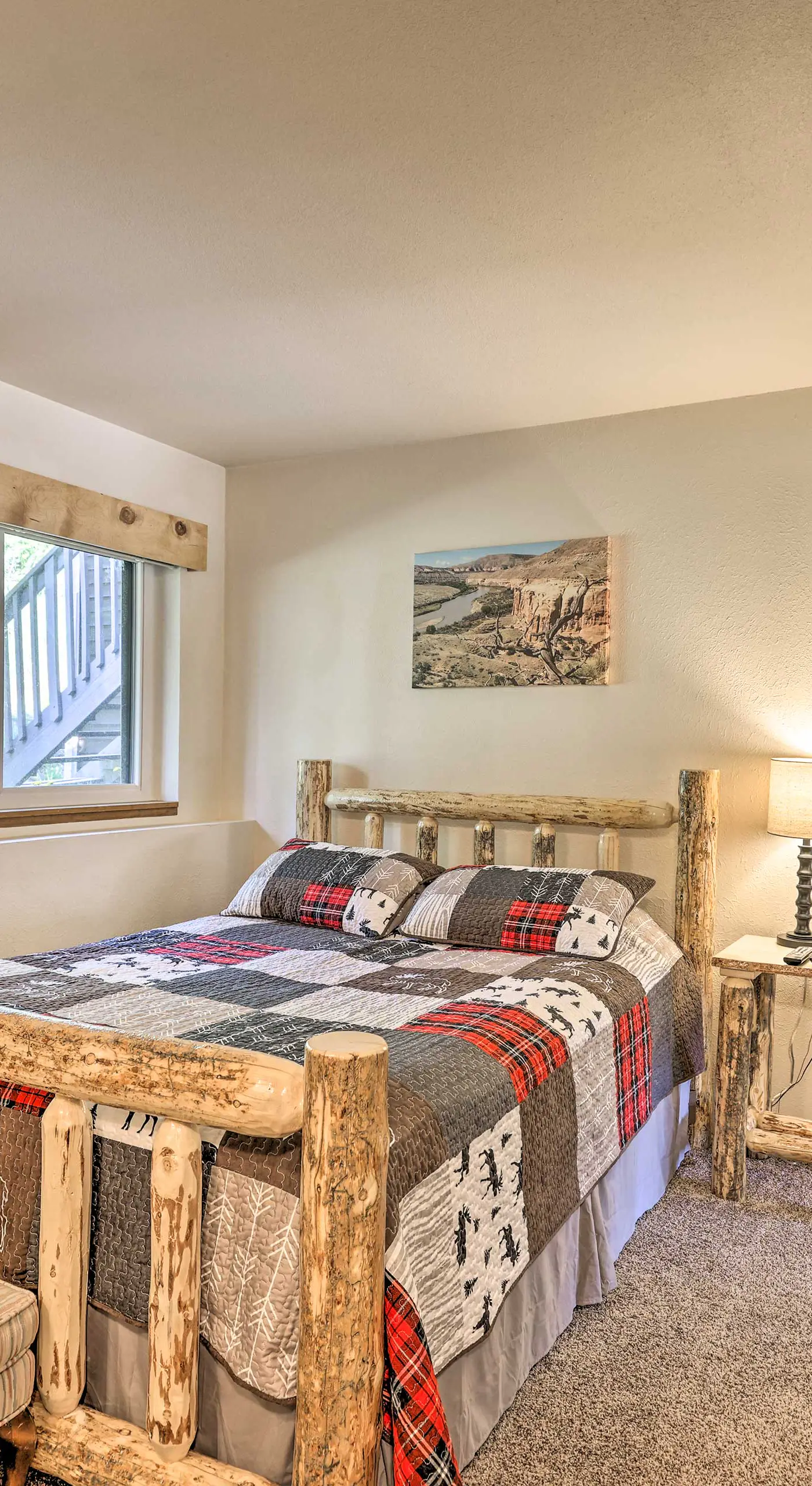 Silverthorne Condo w/ Views ~ 11 Mi to Ski Slopes