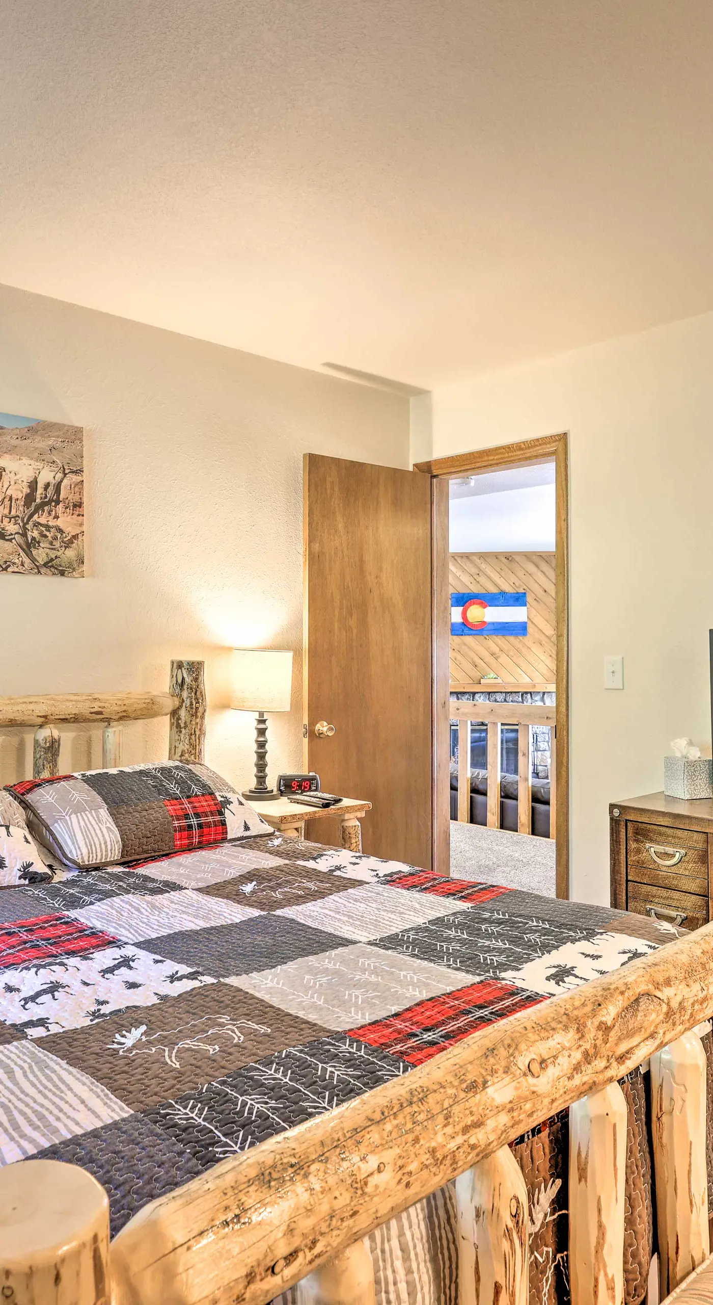 Silverthorne Condo w/ Views ~ 11 Mi to Ski Slopes