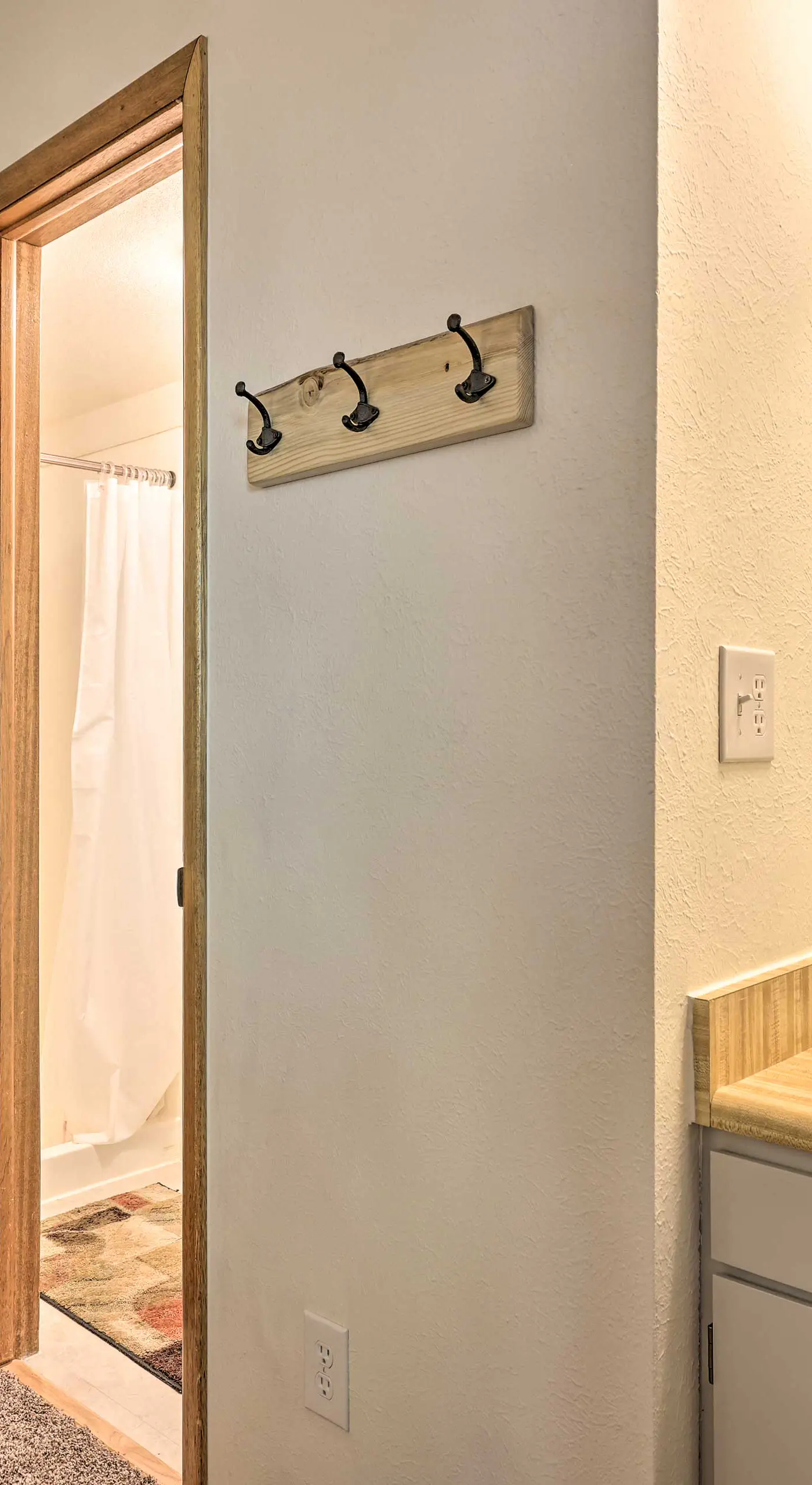 Silverthorne Condo w/ Views ~ 11 Mi to Ski Slopes