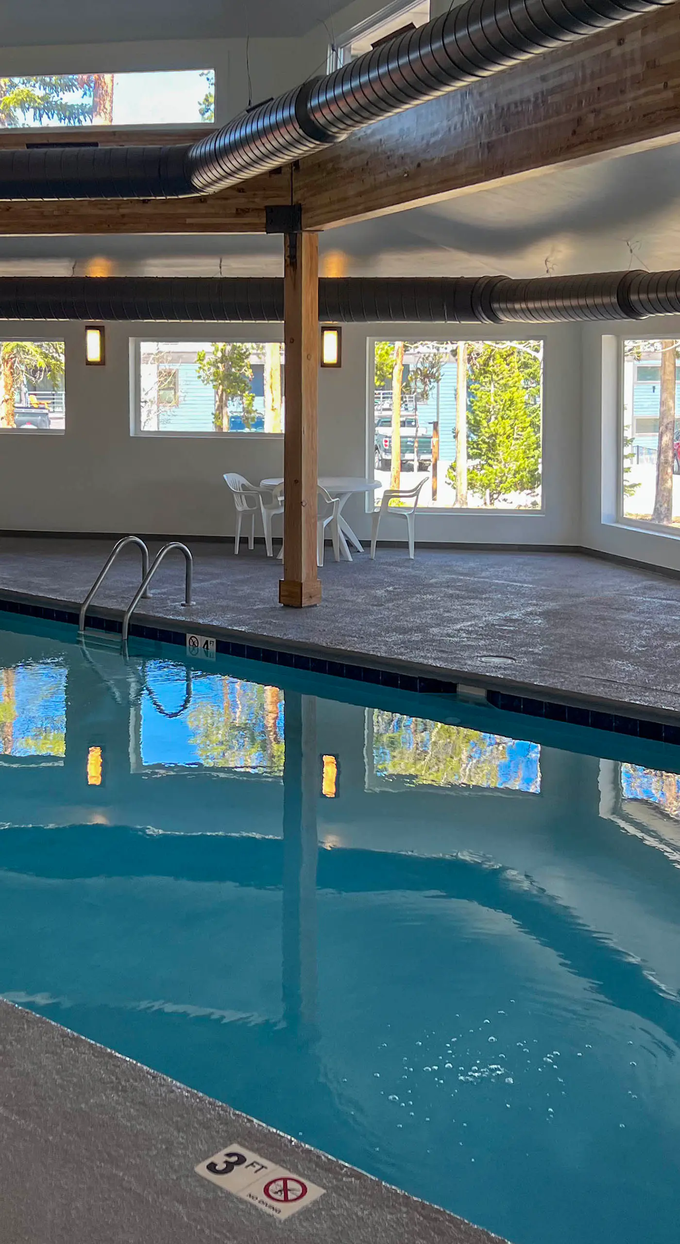 Silverthorne Condo w/ Views ~ 11 Mi to Ski Slopes