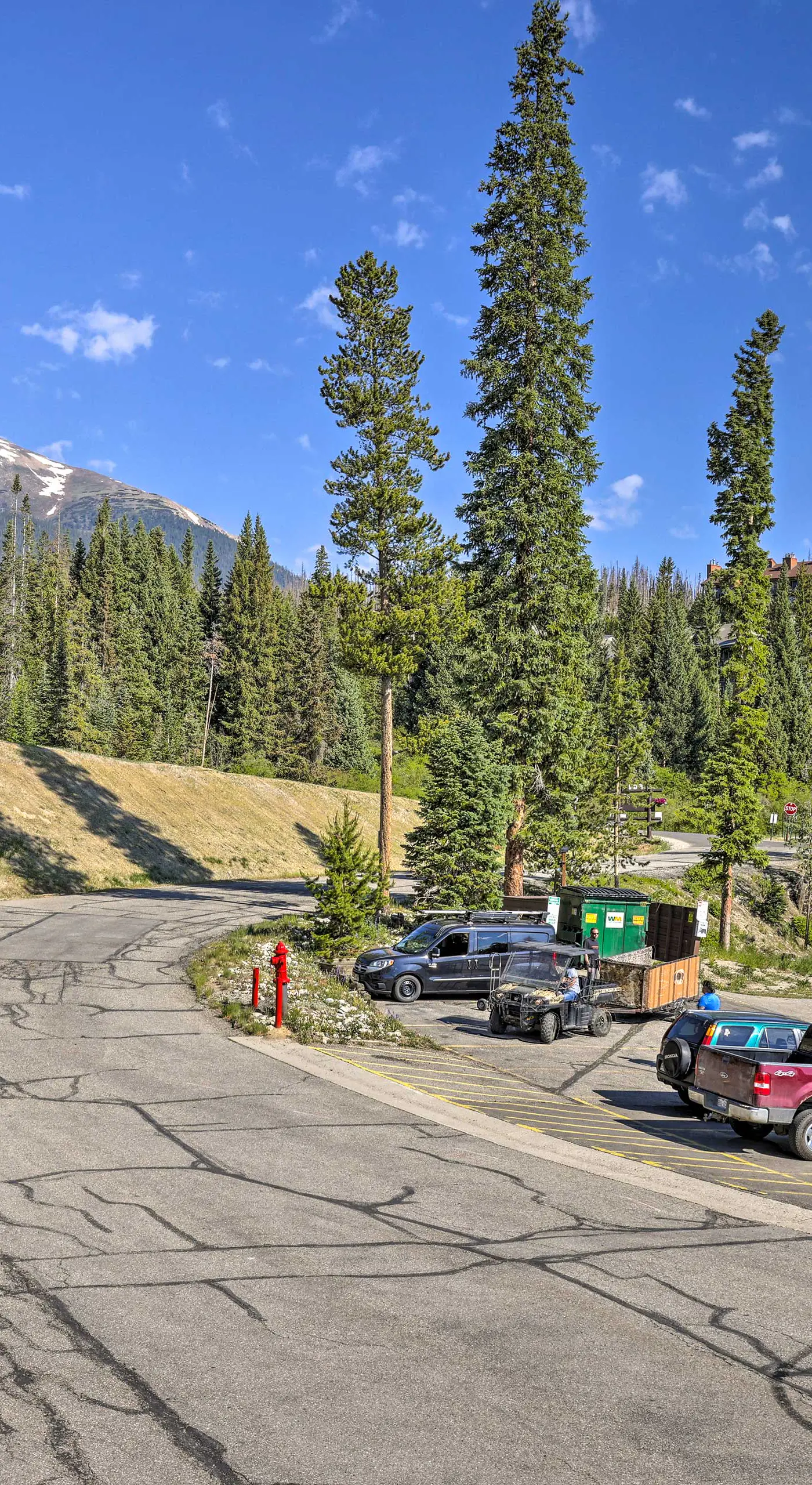 Silverthorne Condo w/ Views ~ 11 Mi to Ski Slopes