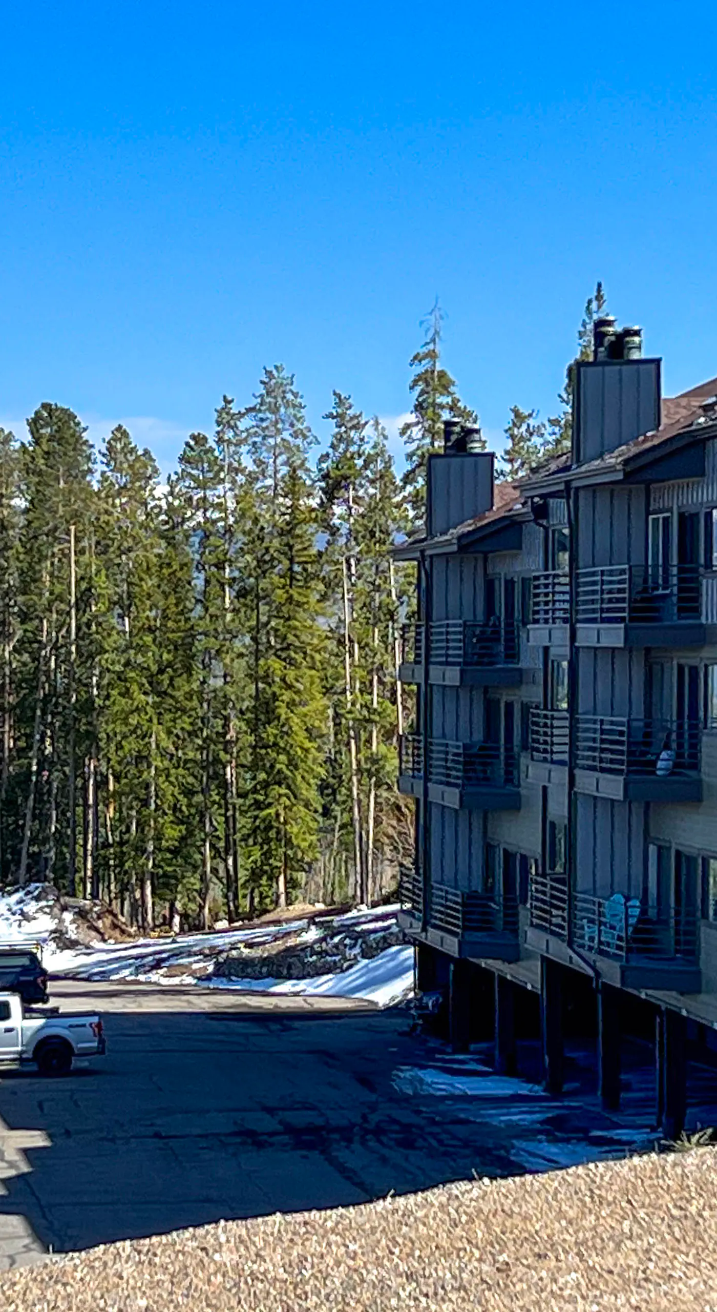 Silverthorne Condo w/ Views ~ 11 Mi to Ski Slopes
