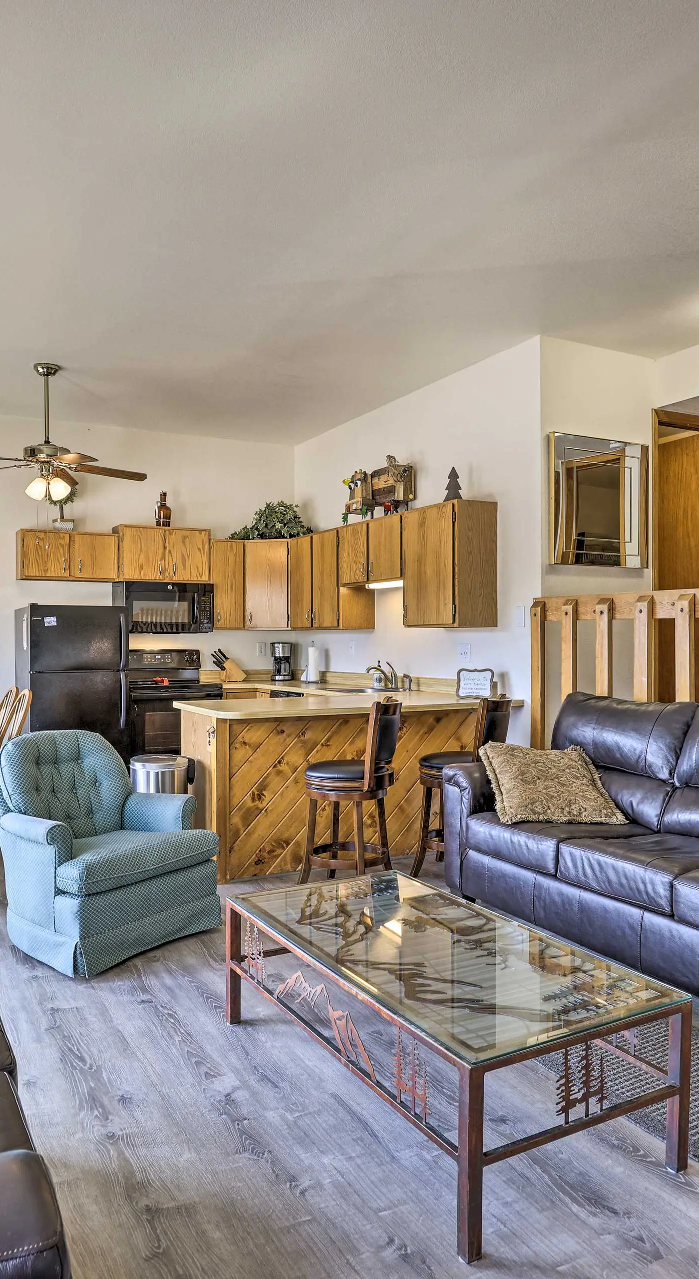 Silverthorne Condo w/ Views ~ 11 Mi to Ski Slopes