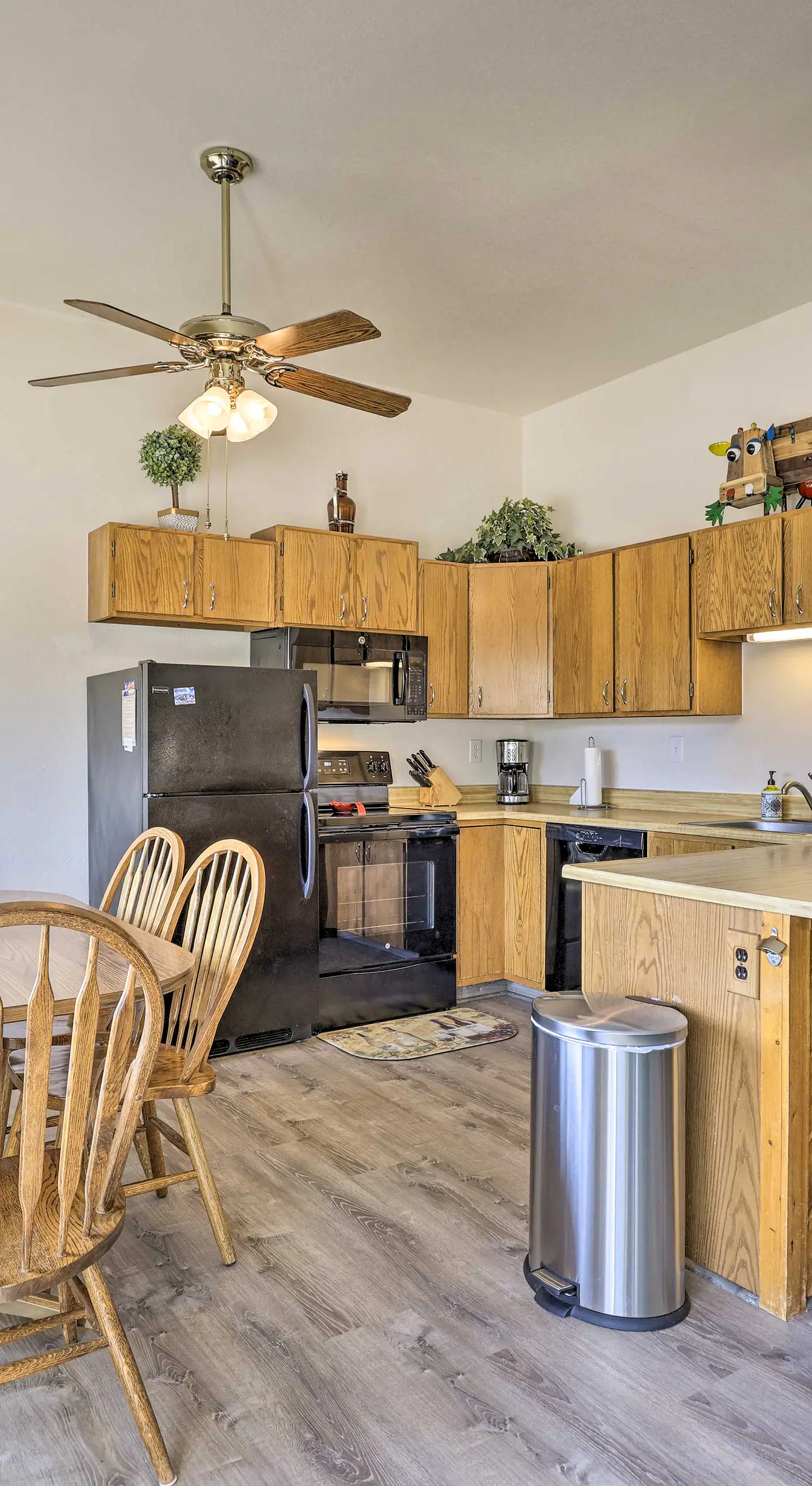 Silverthorne Condo w/ Views ~ 11 Mi to Ski Slopes