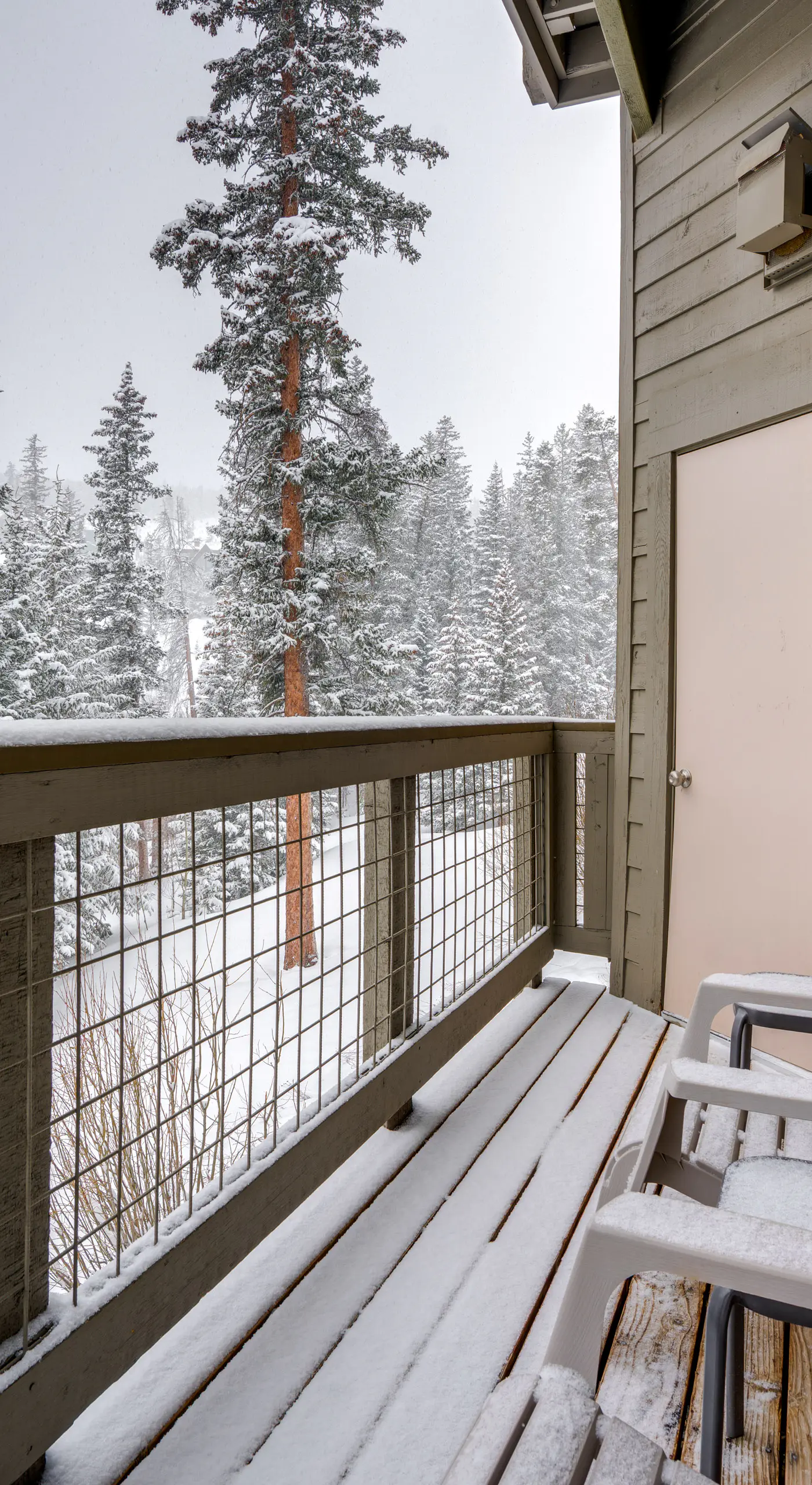 Silverthorne Gem w/ Community Perks: 11 Mi to Ski!